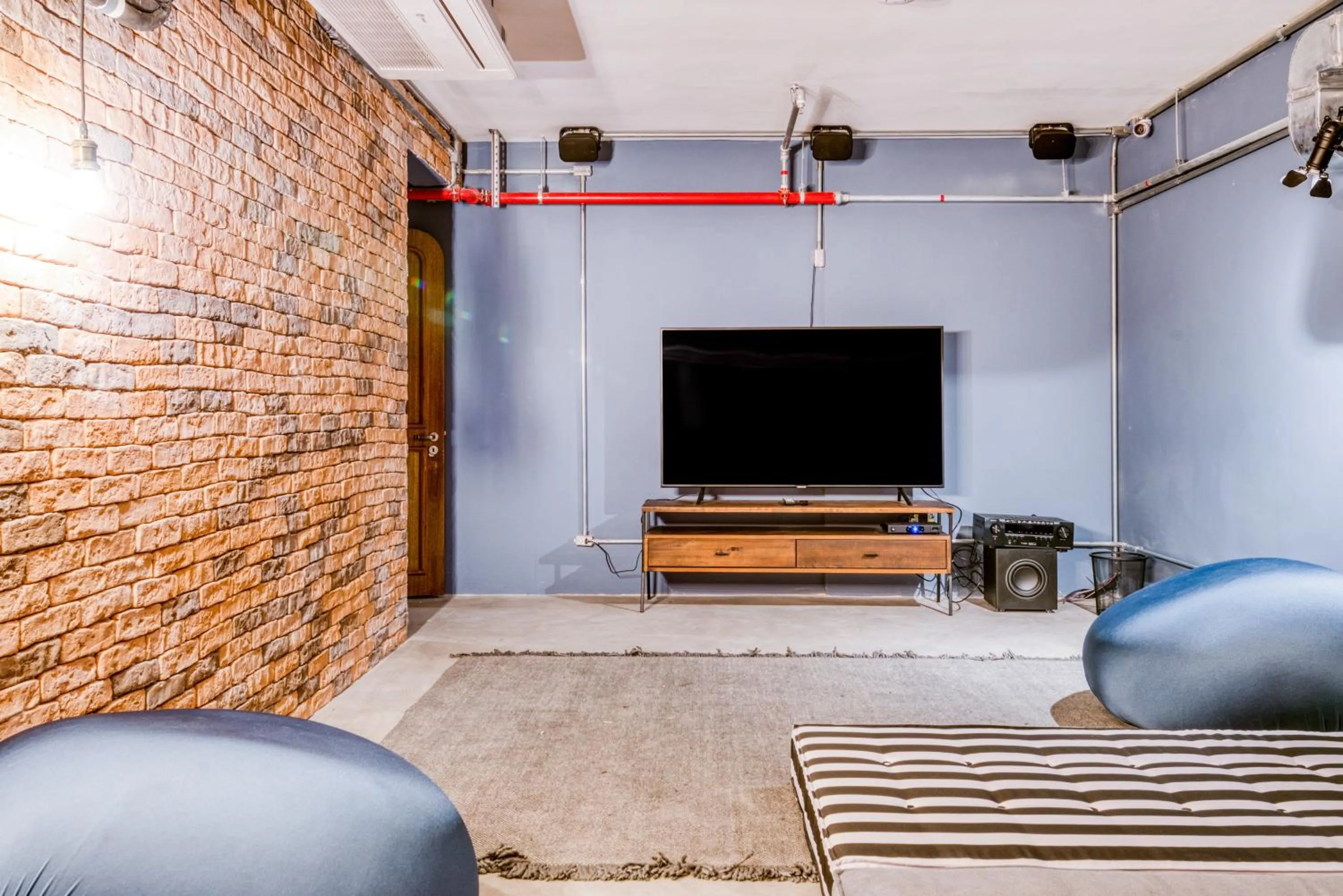 Communal lounge/ TV room in Selina Aurora Sao Paulo