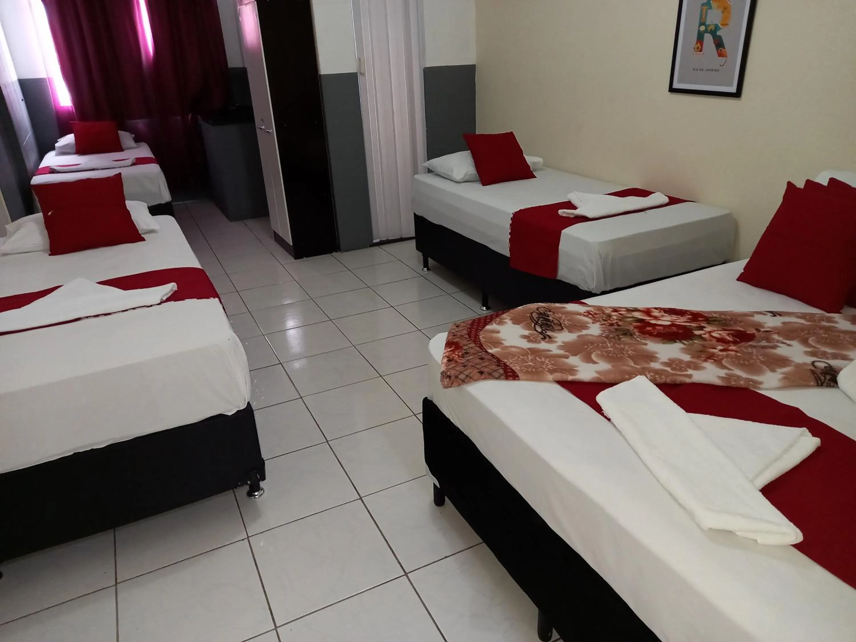 Bed in PS Hotel Manilha