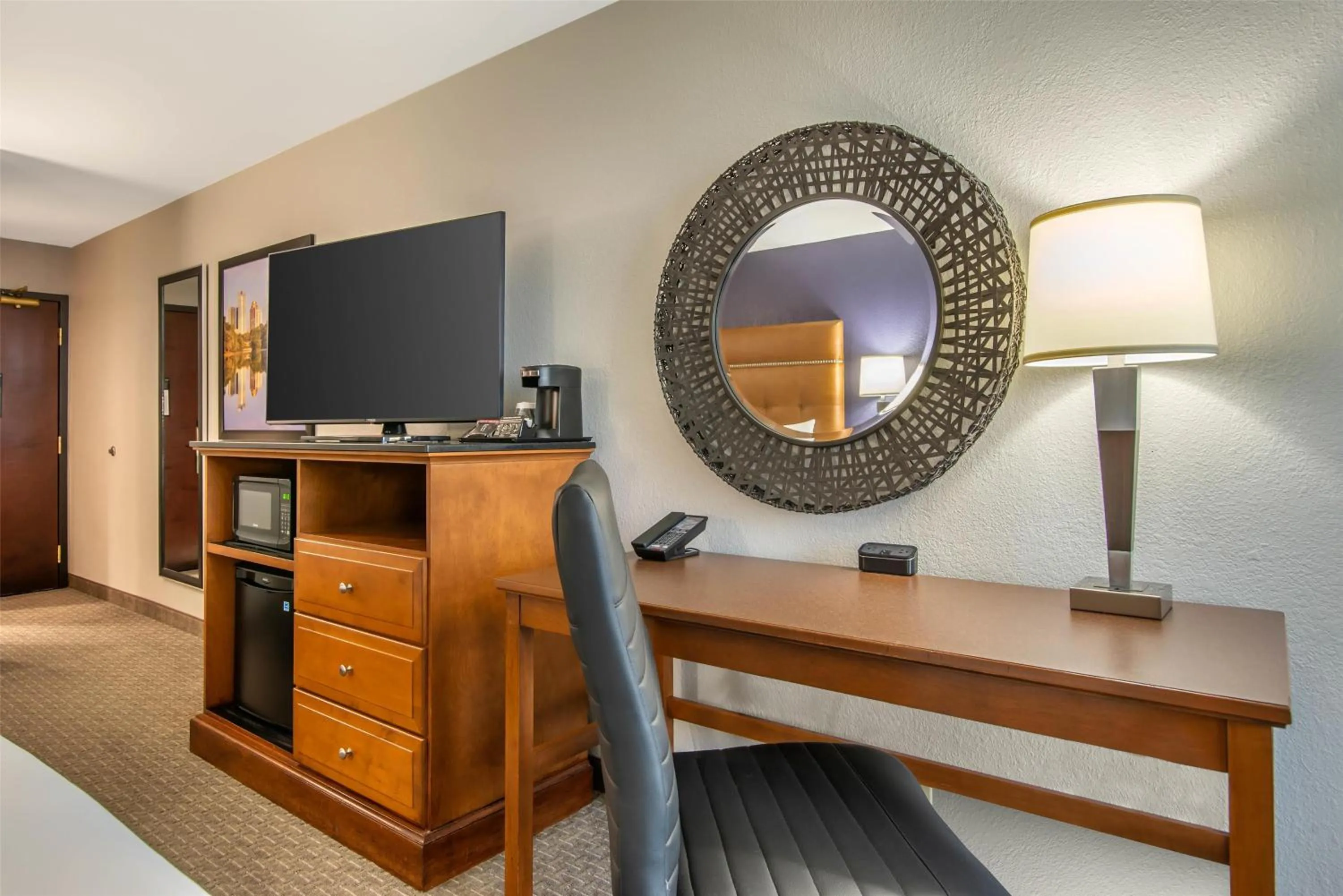 Bedroom in Drury Inn & Suites Atlanta Morrow