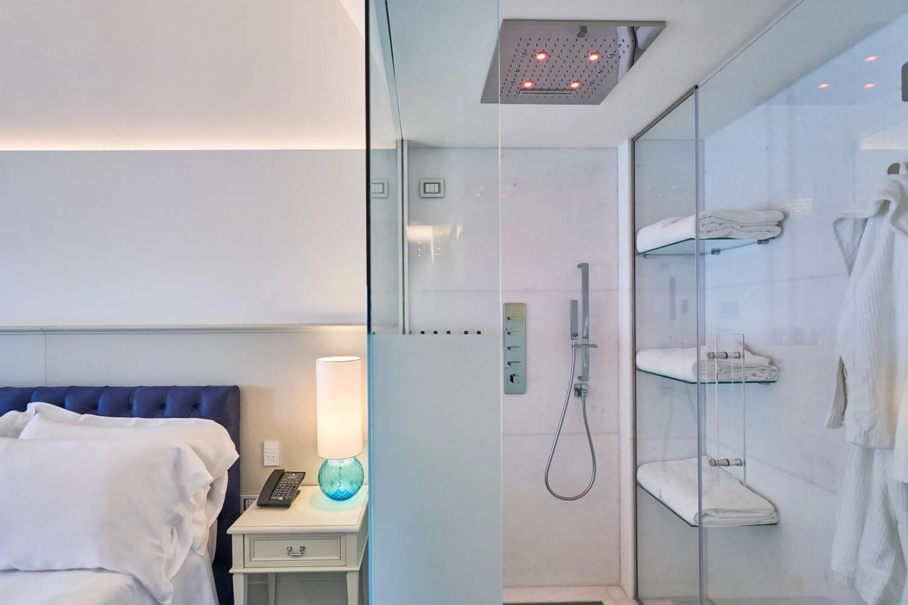 Decorative detail, Bed in Hotel Grotta Palazzese