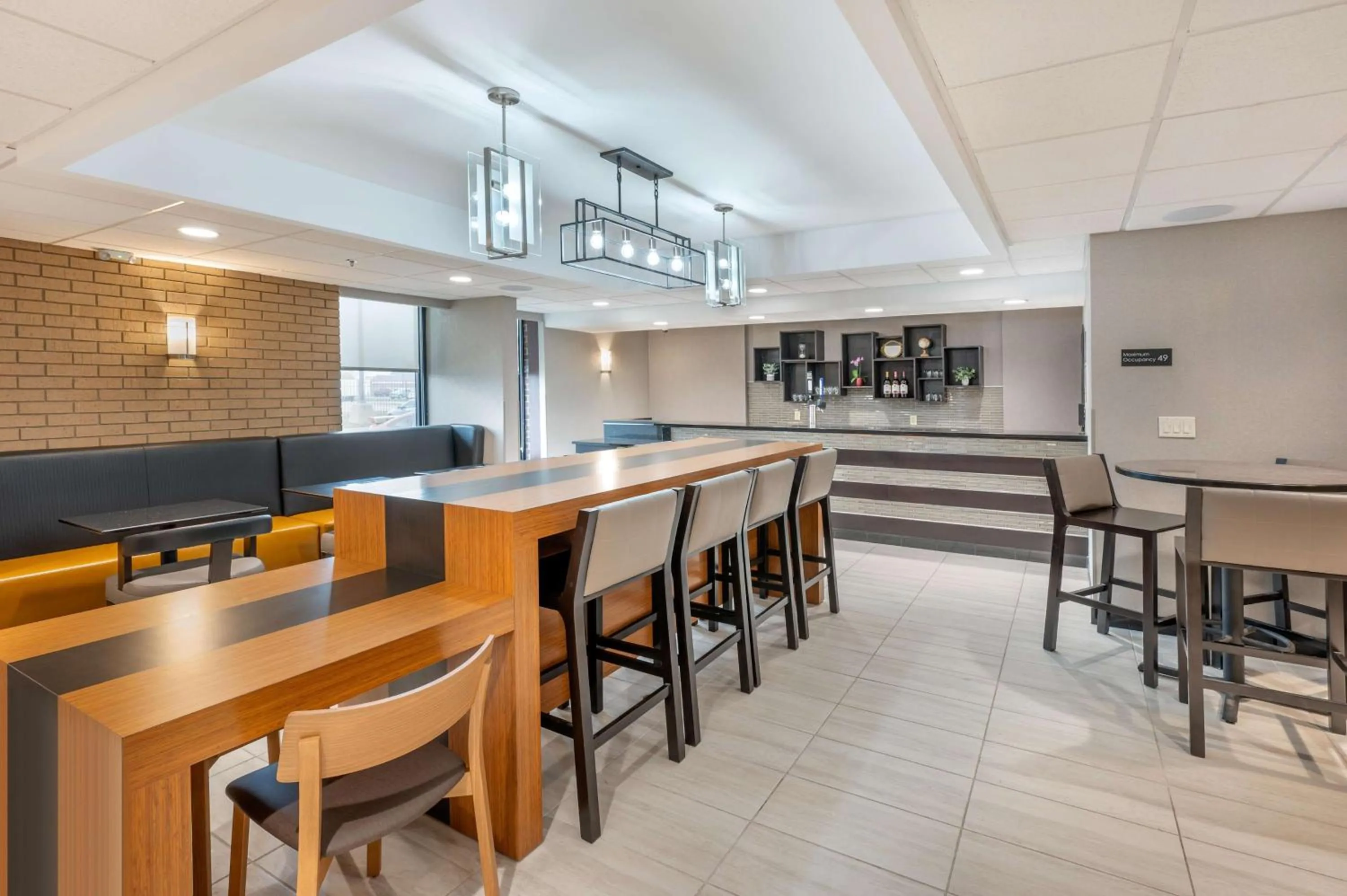 Property building in Drury Inn & Suites Champaign