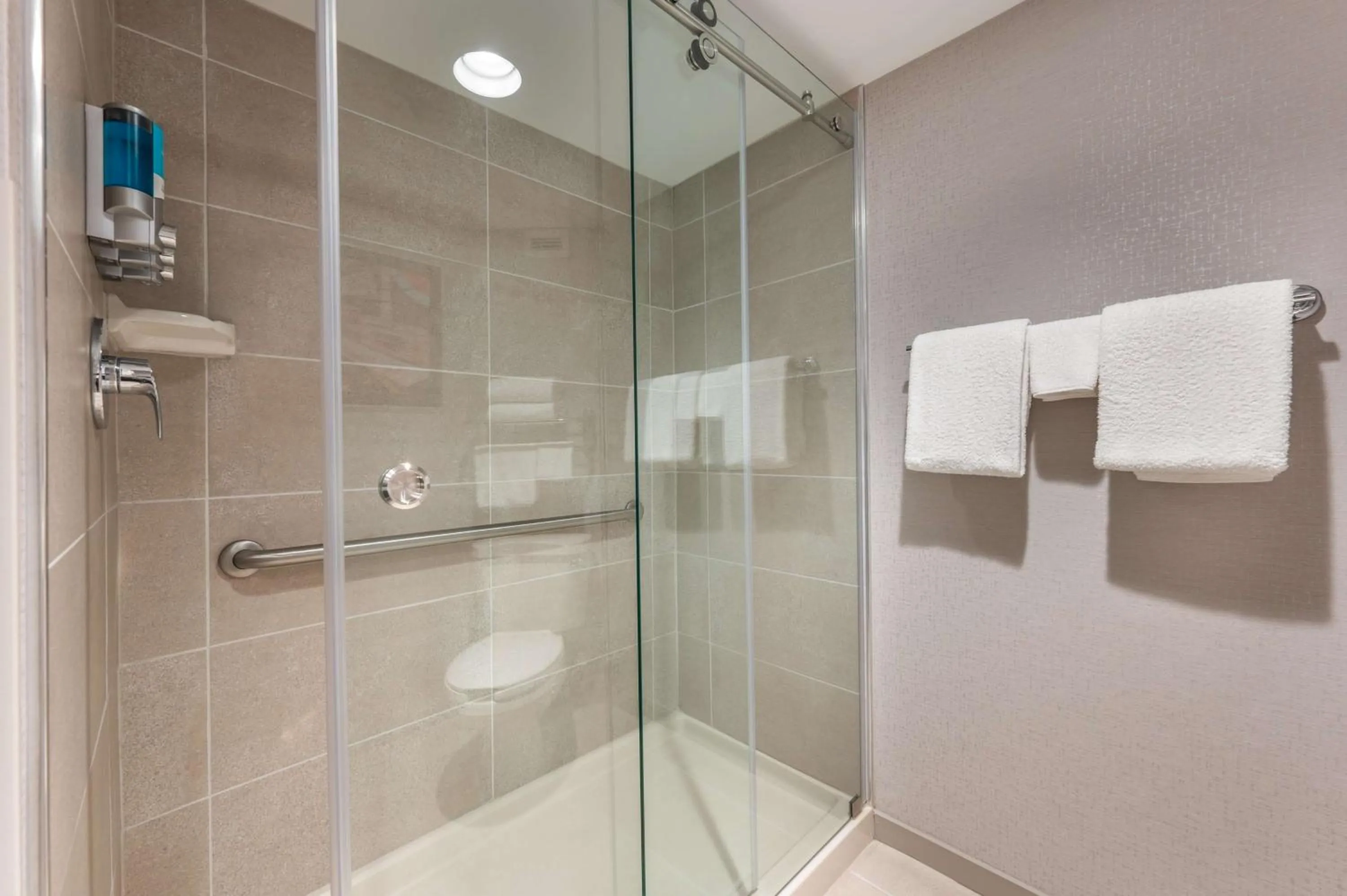 Bathroom in Drury Inn & Suites Champaign