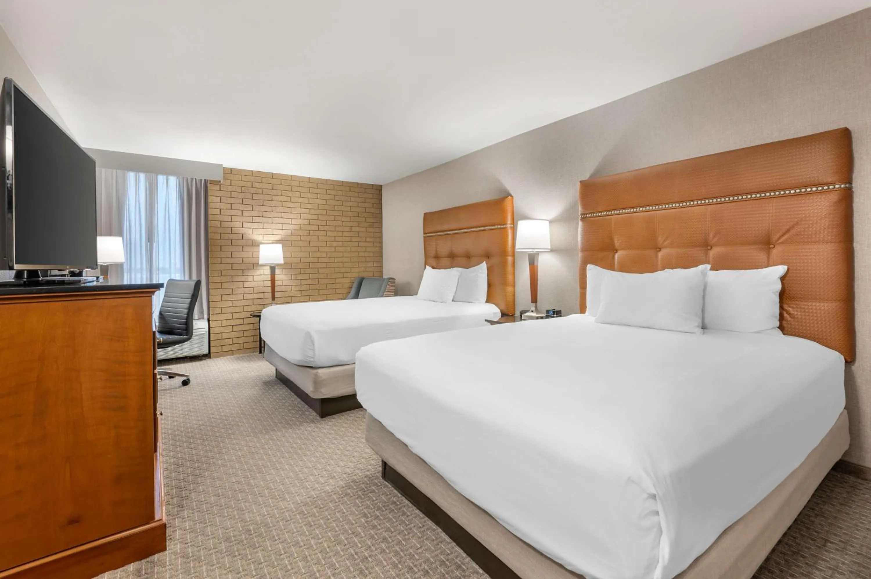 Bedroom, Bed in Drury Inn & Suites Champaign