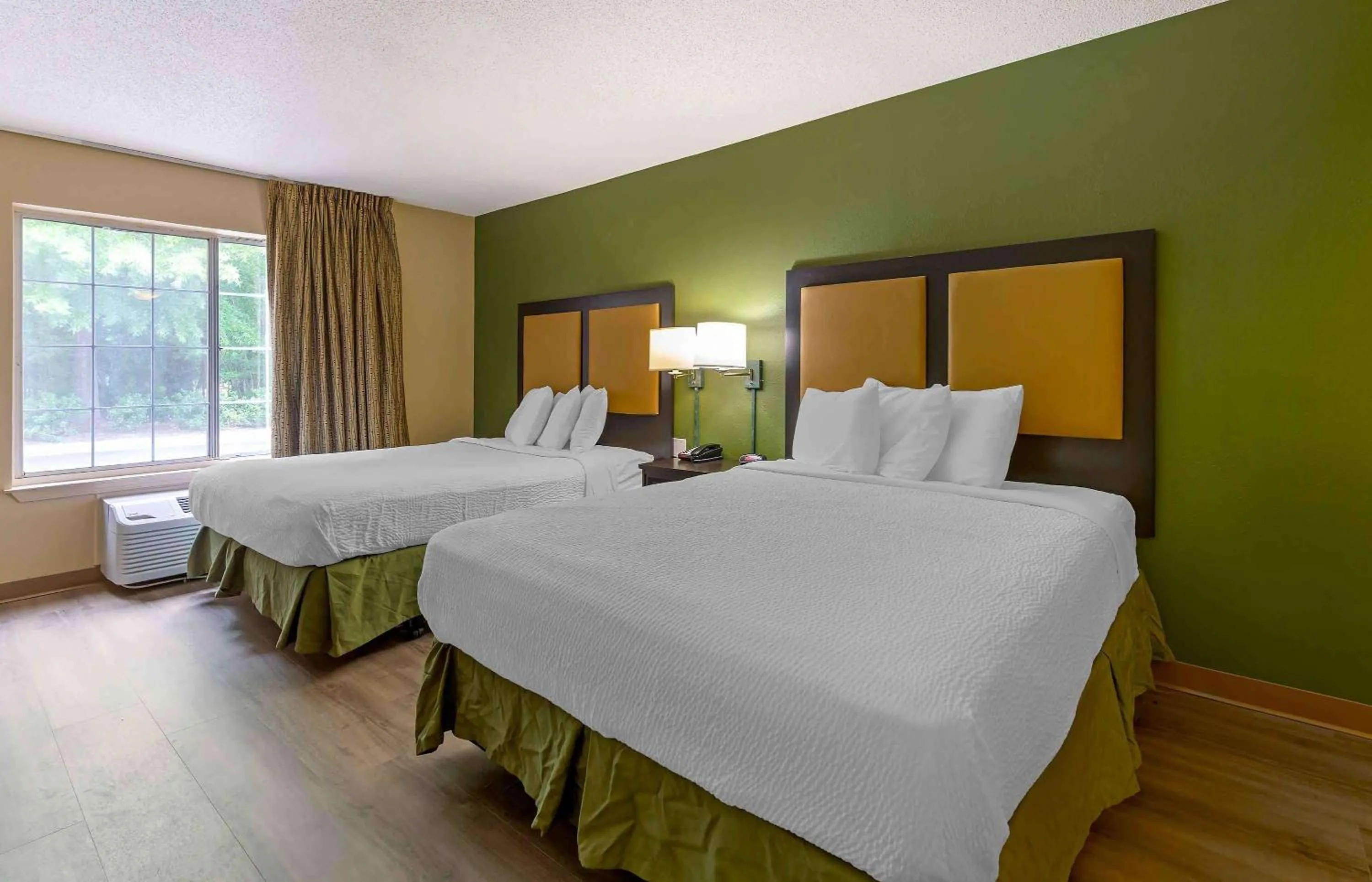Bedroom, Bed in Extended Stay America Select Suites - Jacksonville - Southside - St Johns Towne Ctr