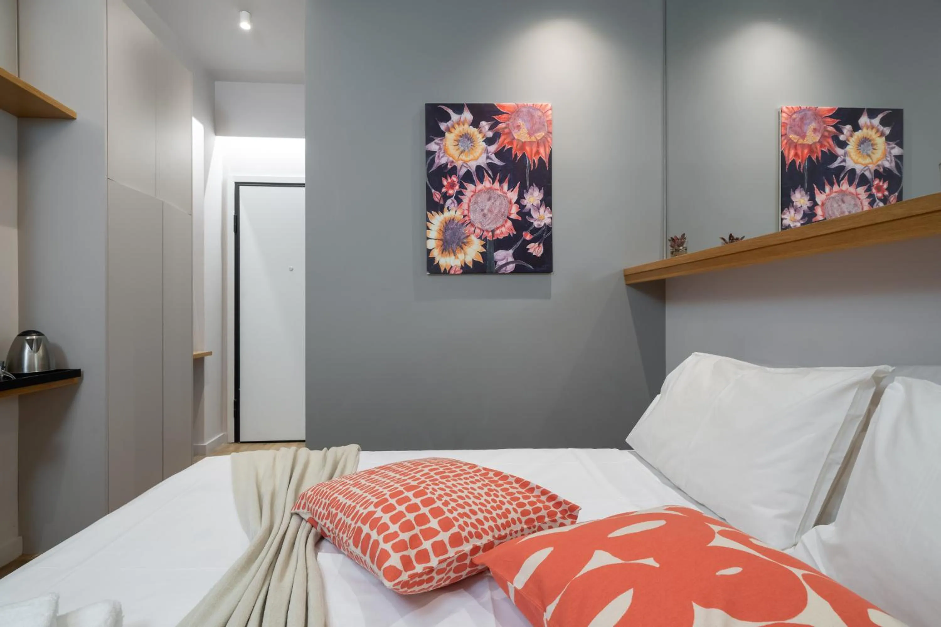 Photo of the whole room, Bed in Kolokotroni Lofts Syntagma