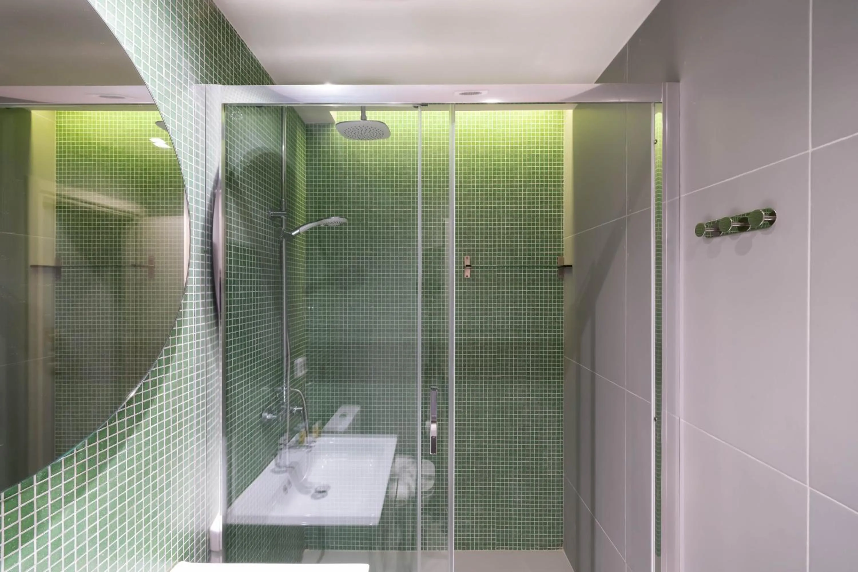 Bathroom in Kolokotroni Lofts Syntagma