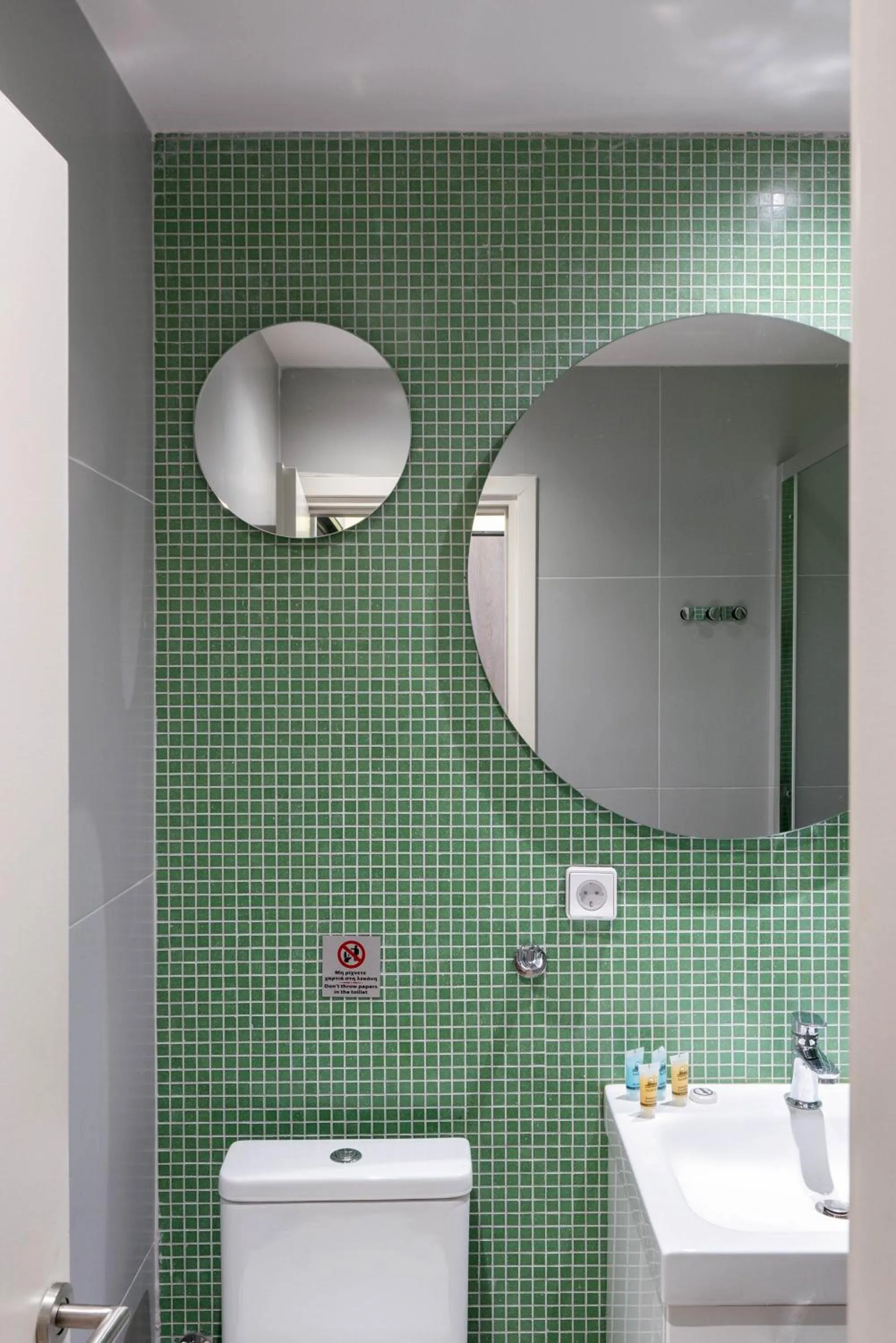 Bathroom in Kolokotroni Lofts Syntagma