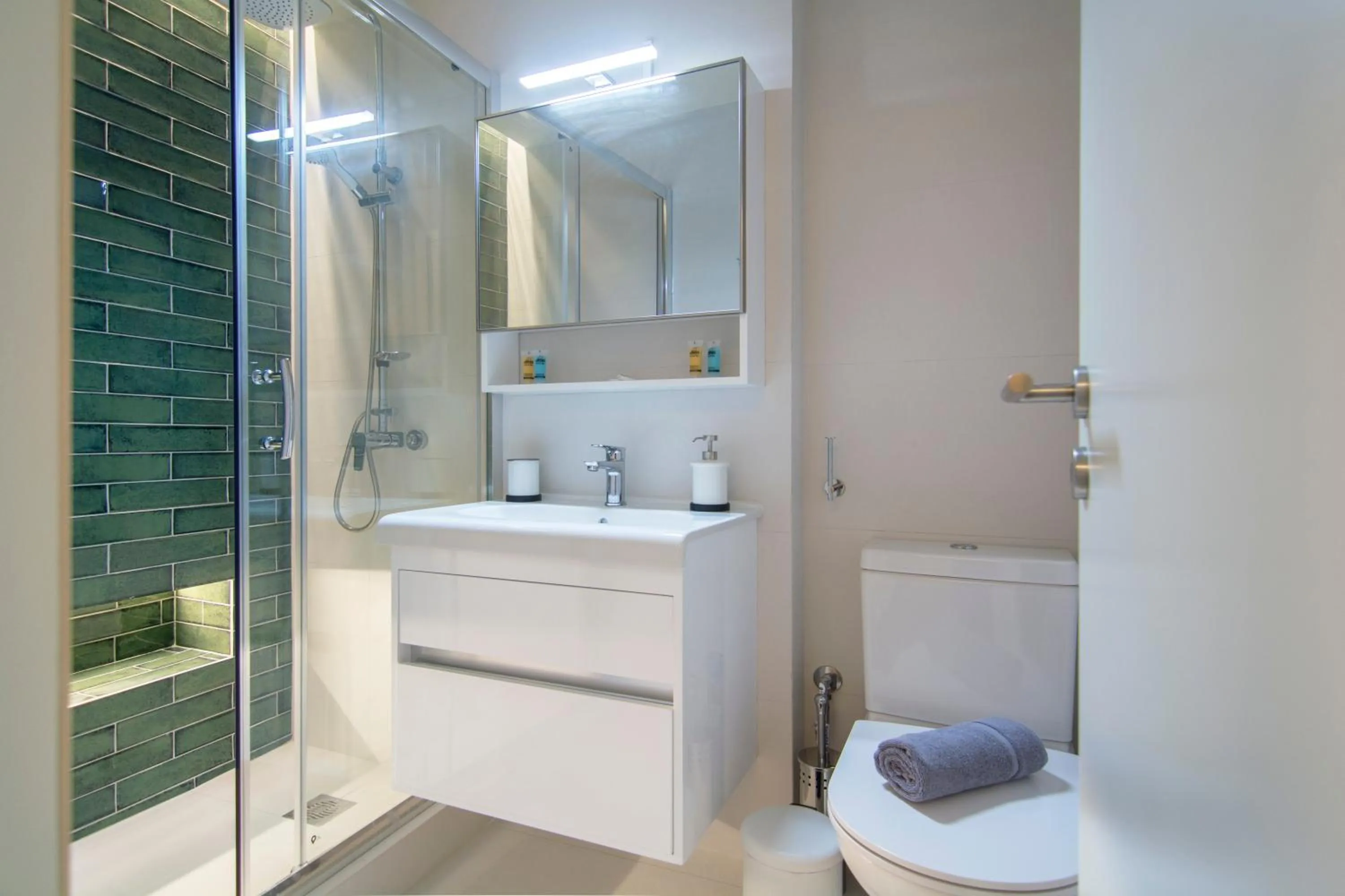 Bathroom in Kolokotroni Lofts Syntagma