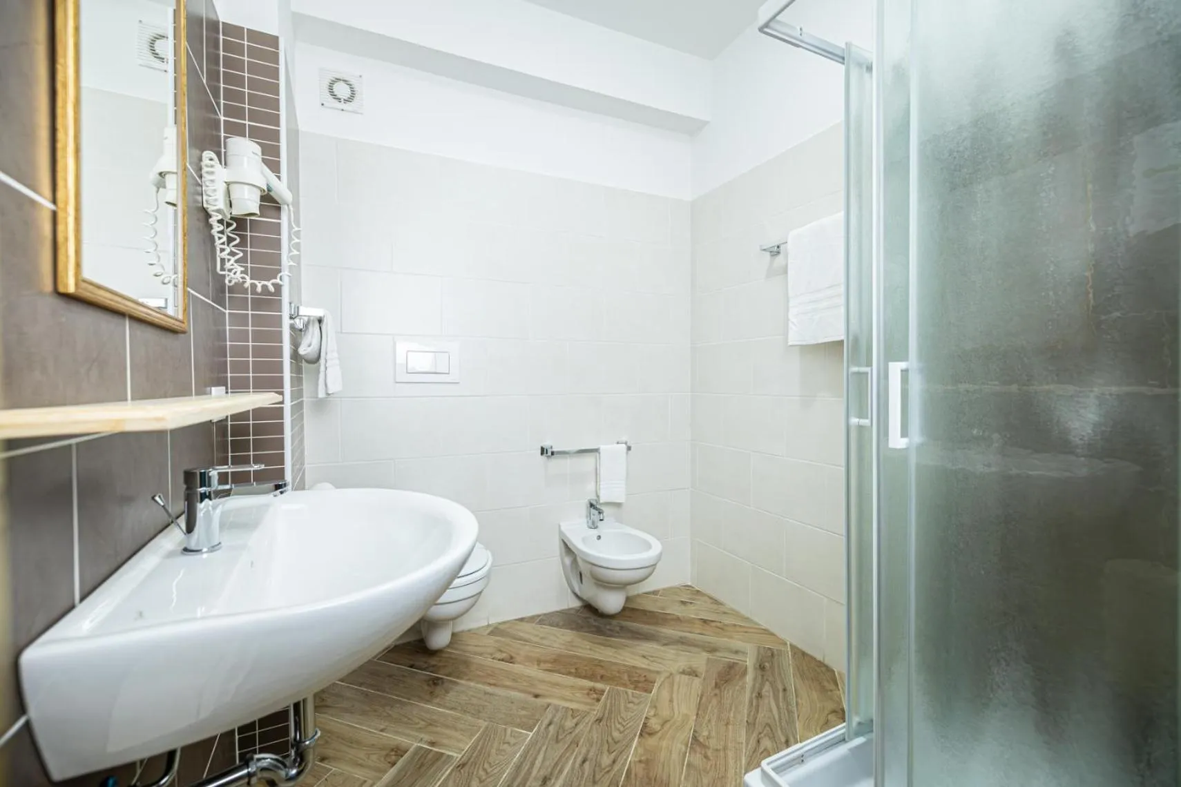 Toilet in La Rosa Hotel - Selinunte