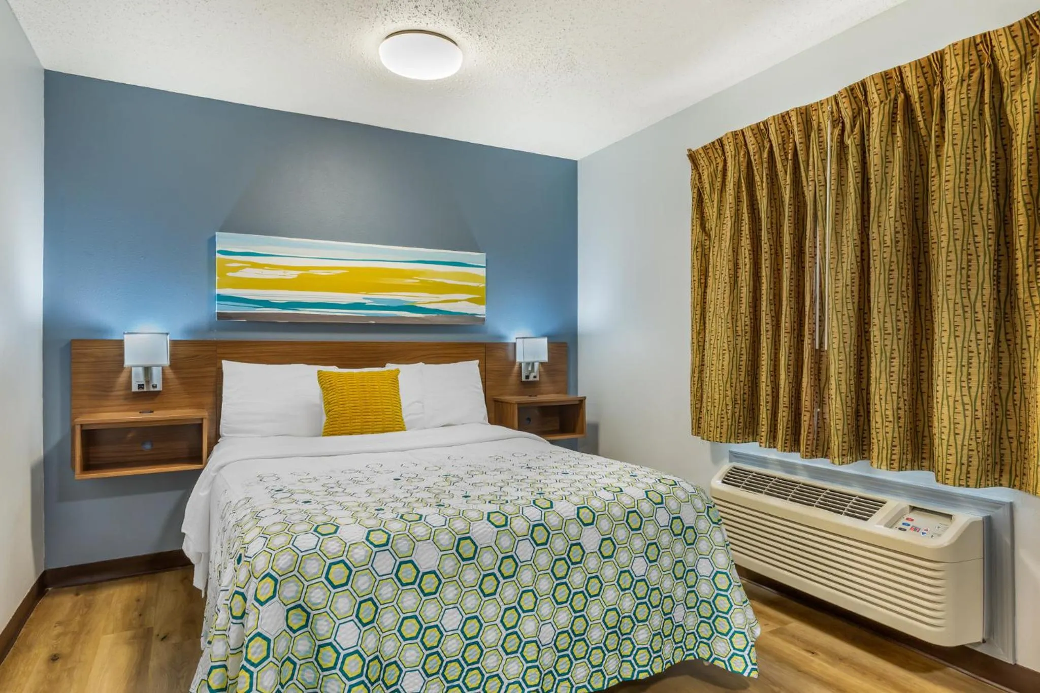 Photo of the whole room, Bed in HomeTowne Studios & Suites by Red Roof Greensboro