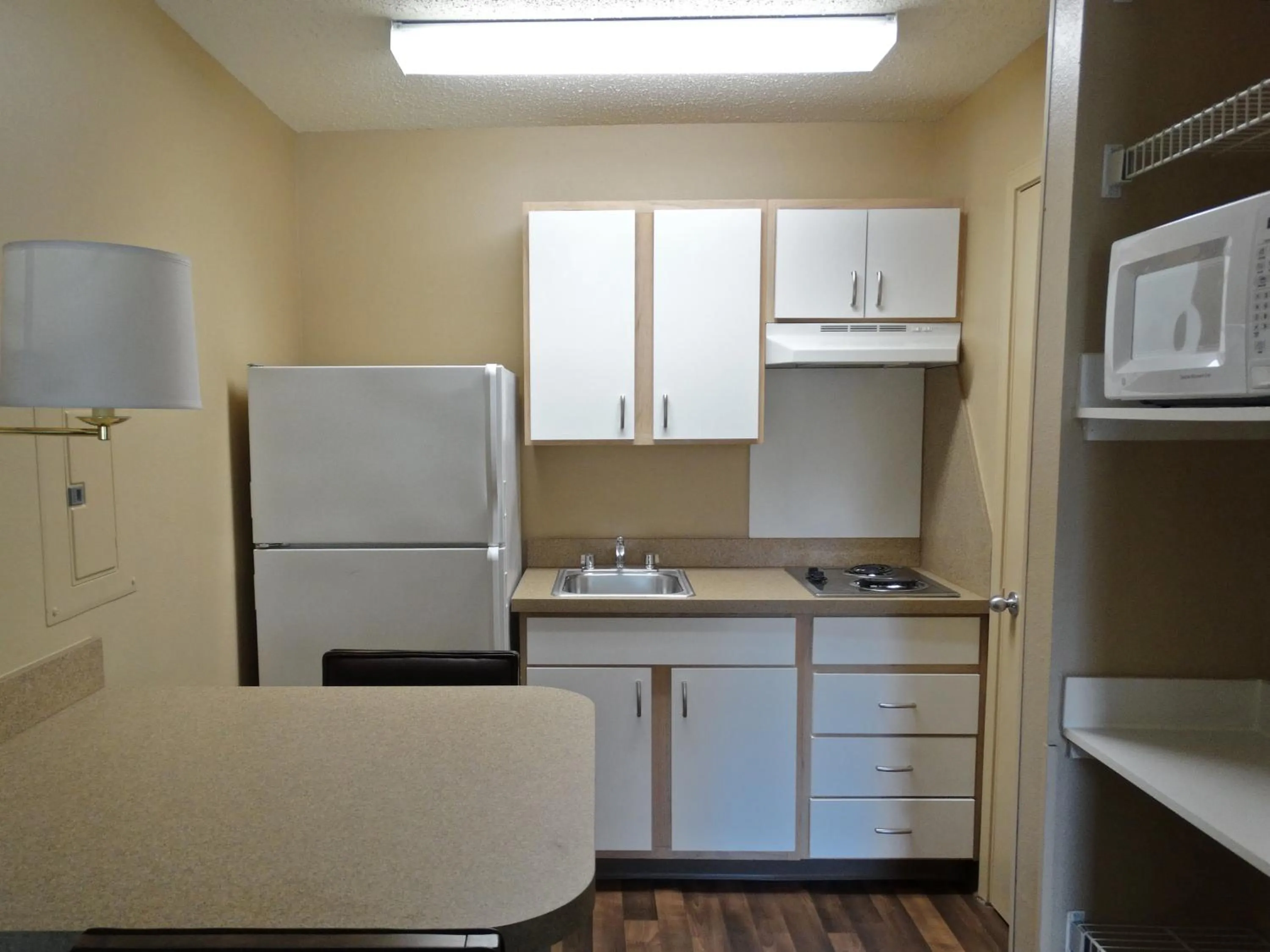 Kitchen or kitchenette in Extended Stay America Suites - Dallas - Coit Road