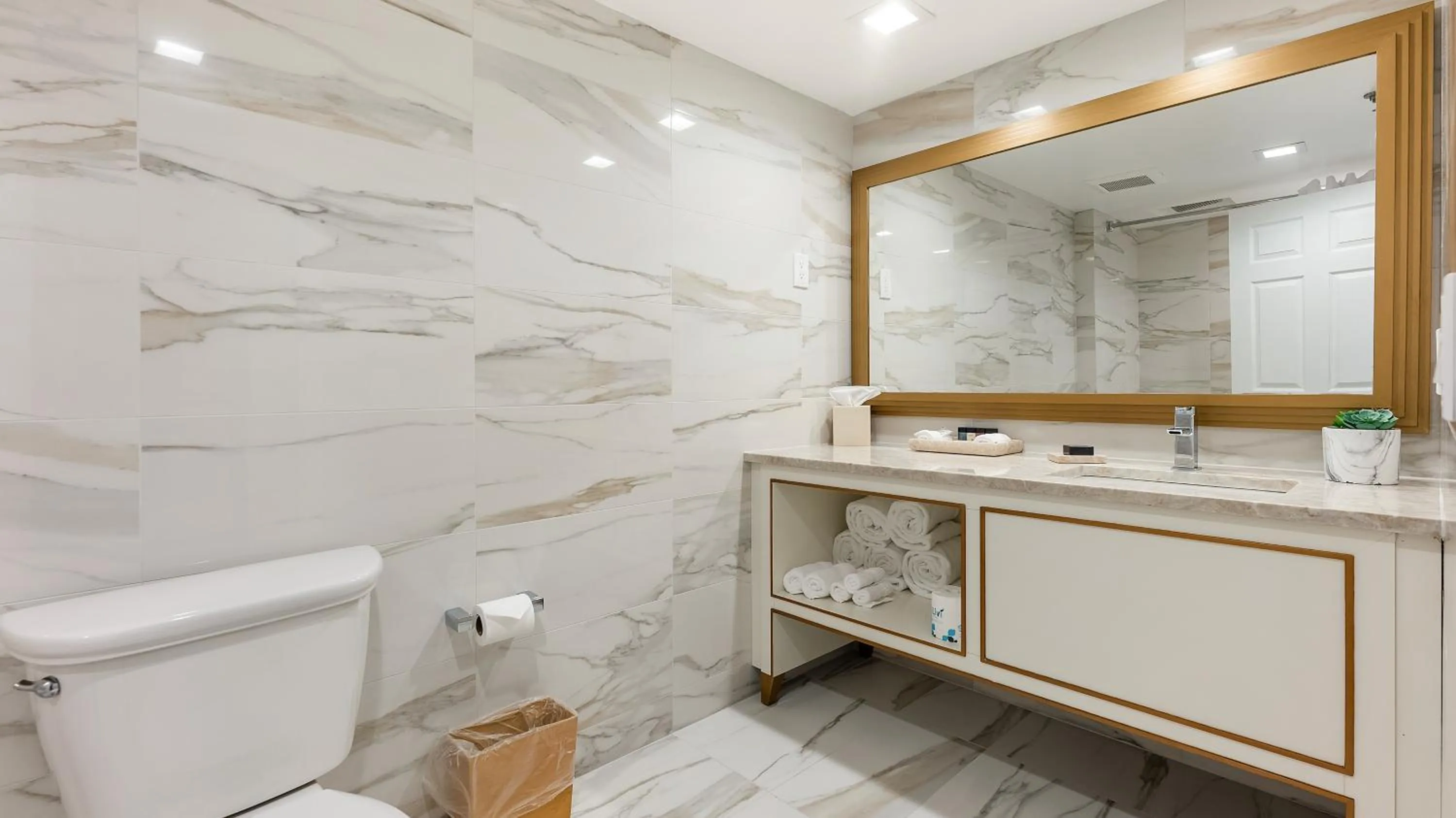 La Mer Beachfront Resort