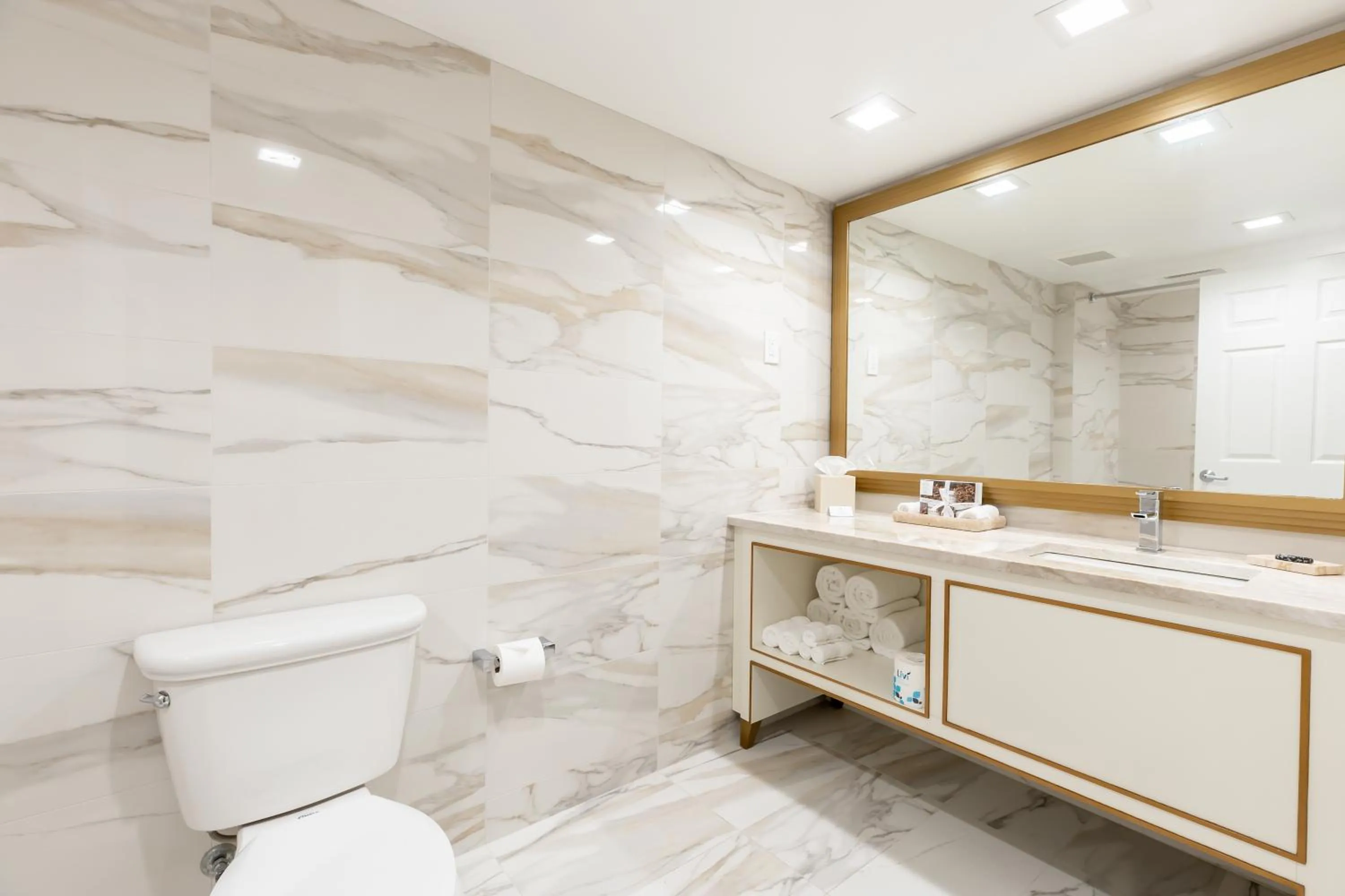 La Mer Beachfront Resort