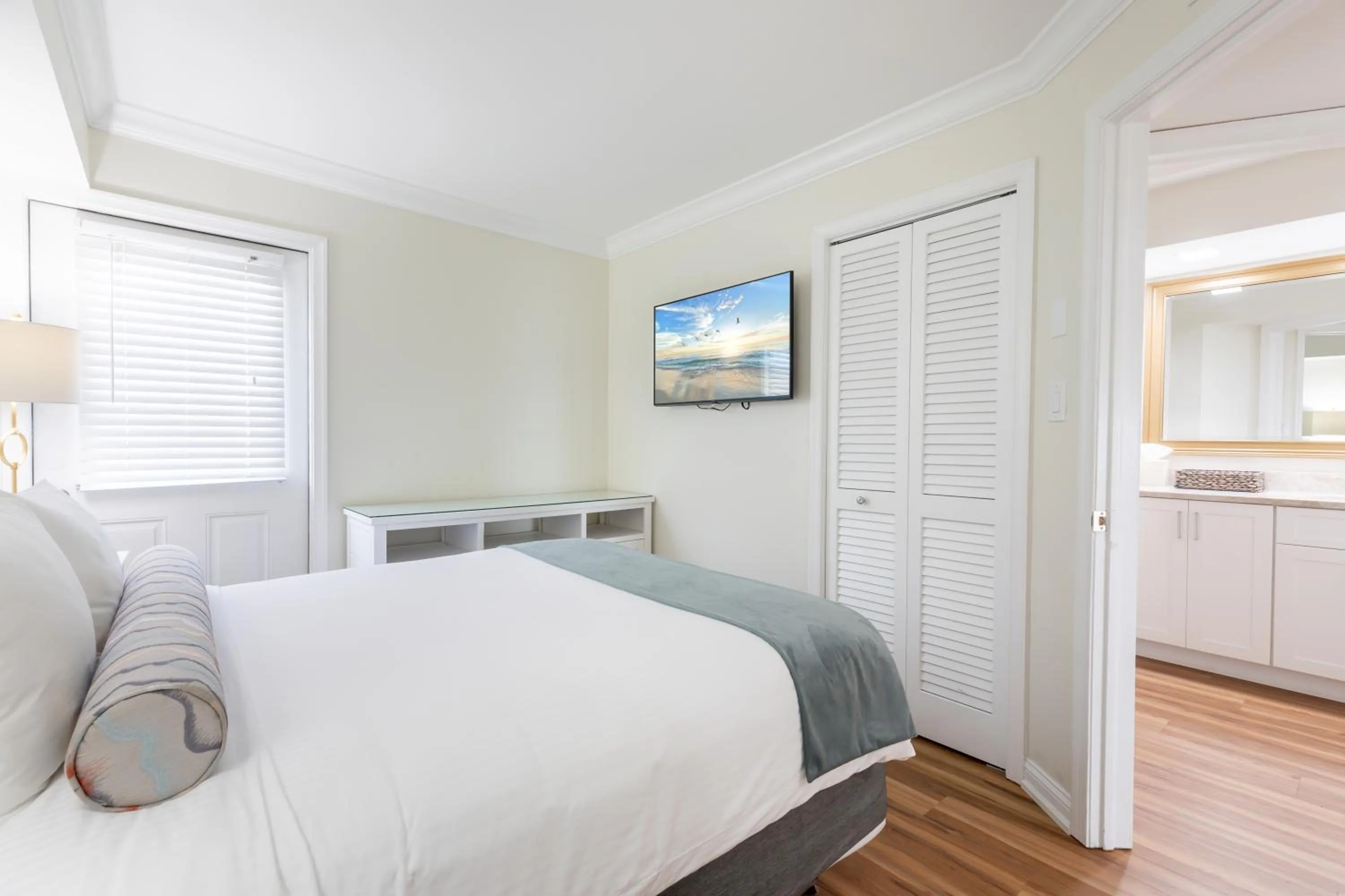 Bedroom, Bed in La Mer Beachfront Resort