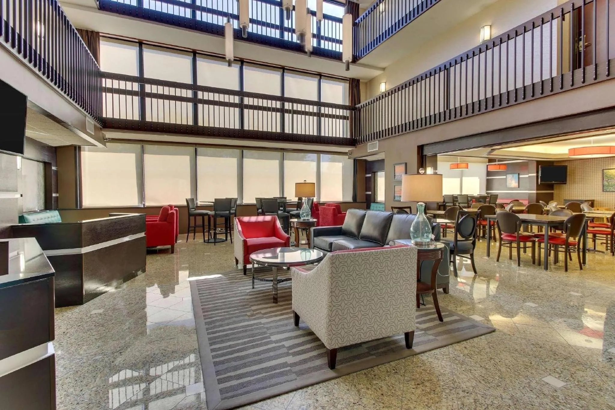 Communal lounge/ TV room in Drury Inn & Suites Houston Sugar Land