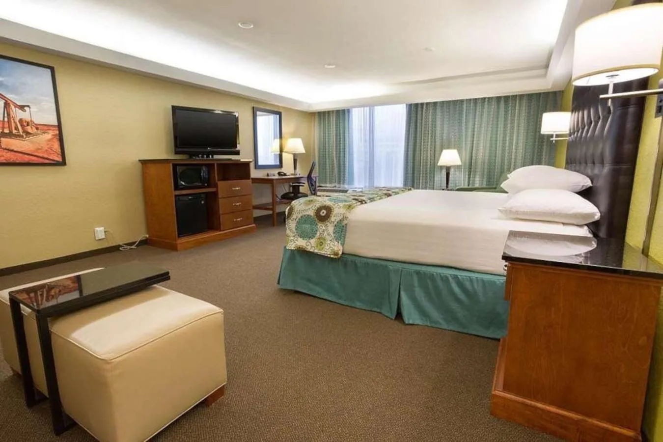 Bed in Drury Inn & Suites Houston Sugar Land