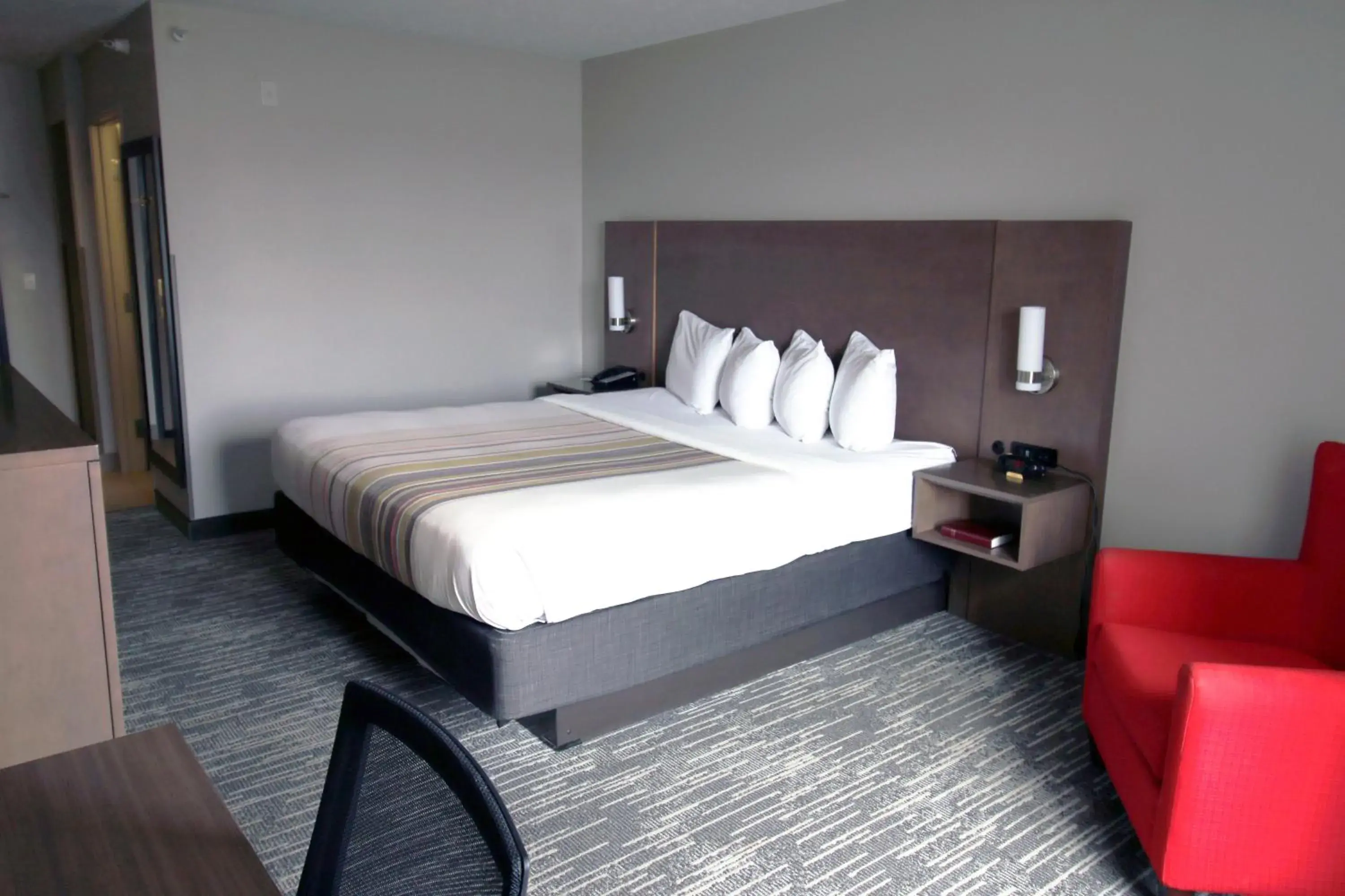 King Room - Non-Smoking in Country Inn & Suites by Radisson, Council Bluffs, IA King Room - Non-Smoking in Country Inn & Suites by Radisson, Council Bluffs, IA