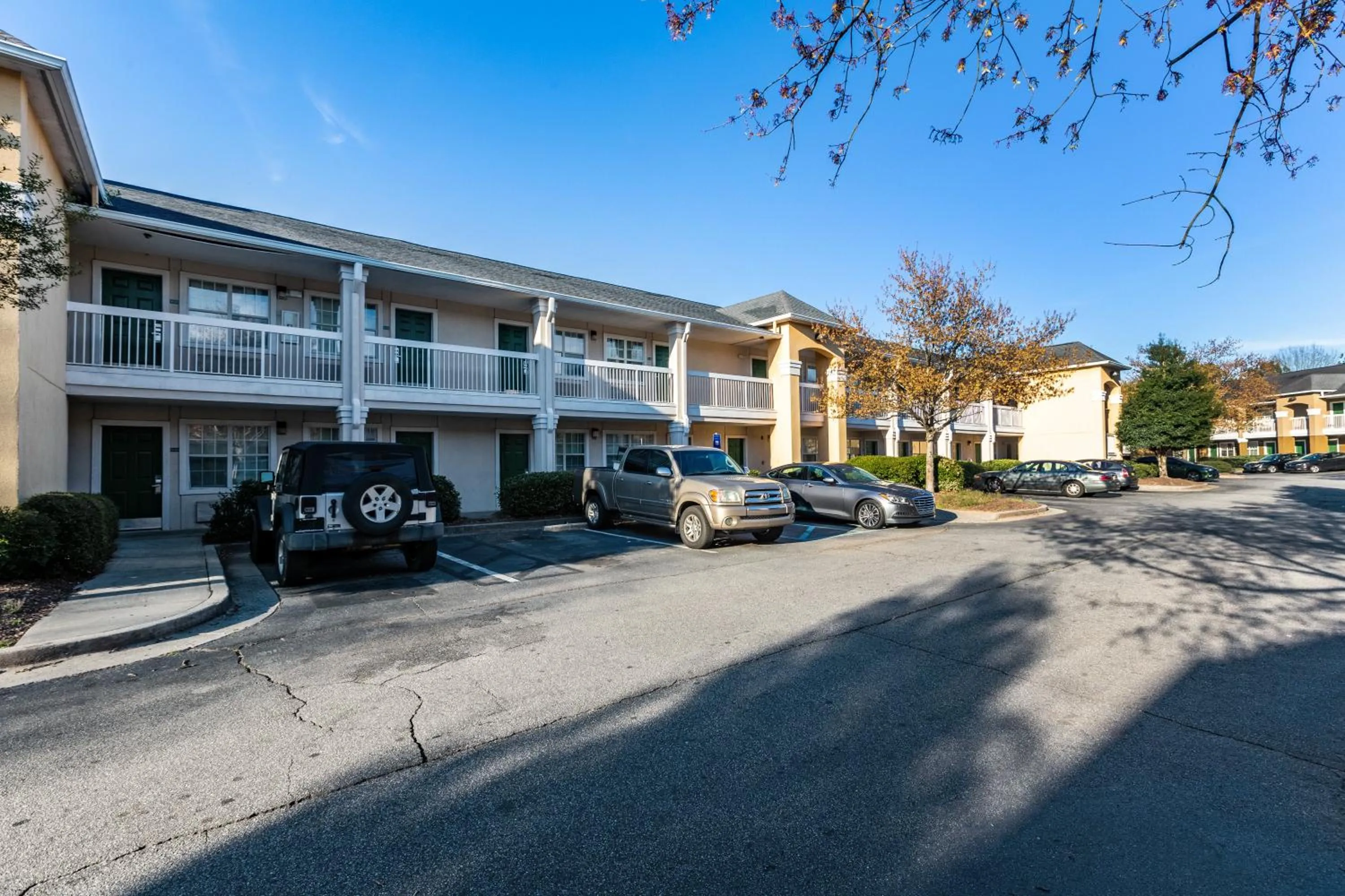 Property building in HomeTowne Studios by Red Roof - Atlanta NE - Peachtree Corners