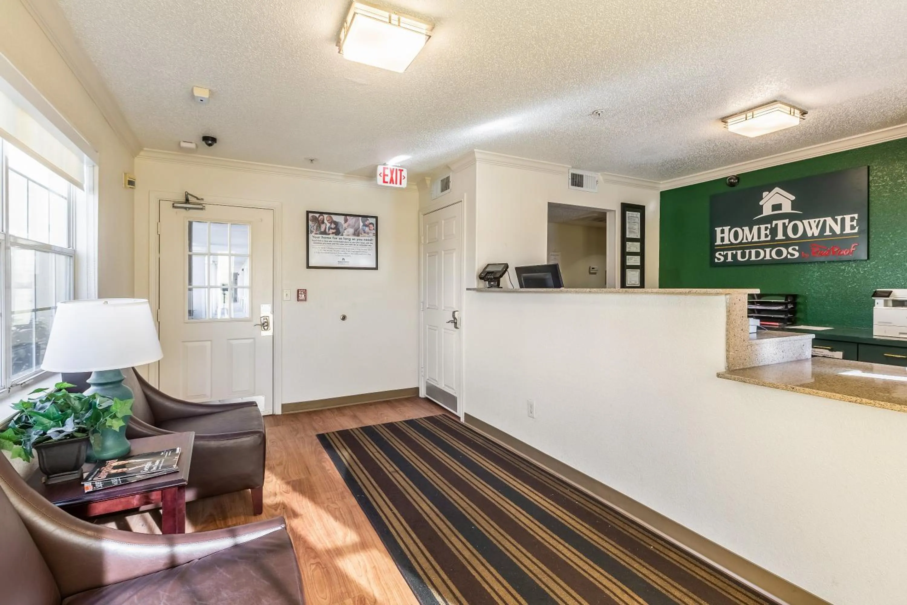 Lobby or reception in HomeTowne Studios by Red Roof - Atlanta NE - Peachtree Corners