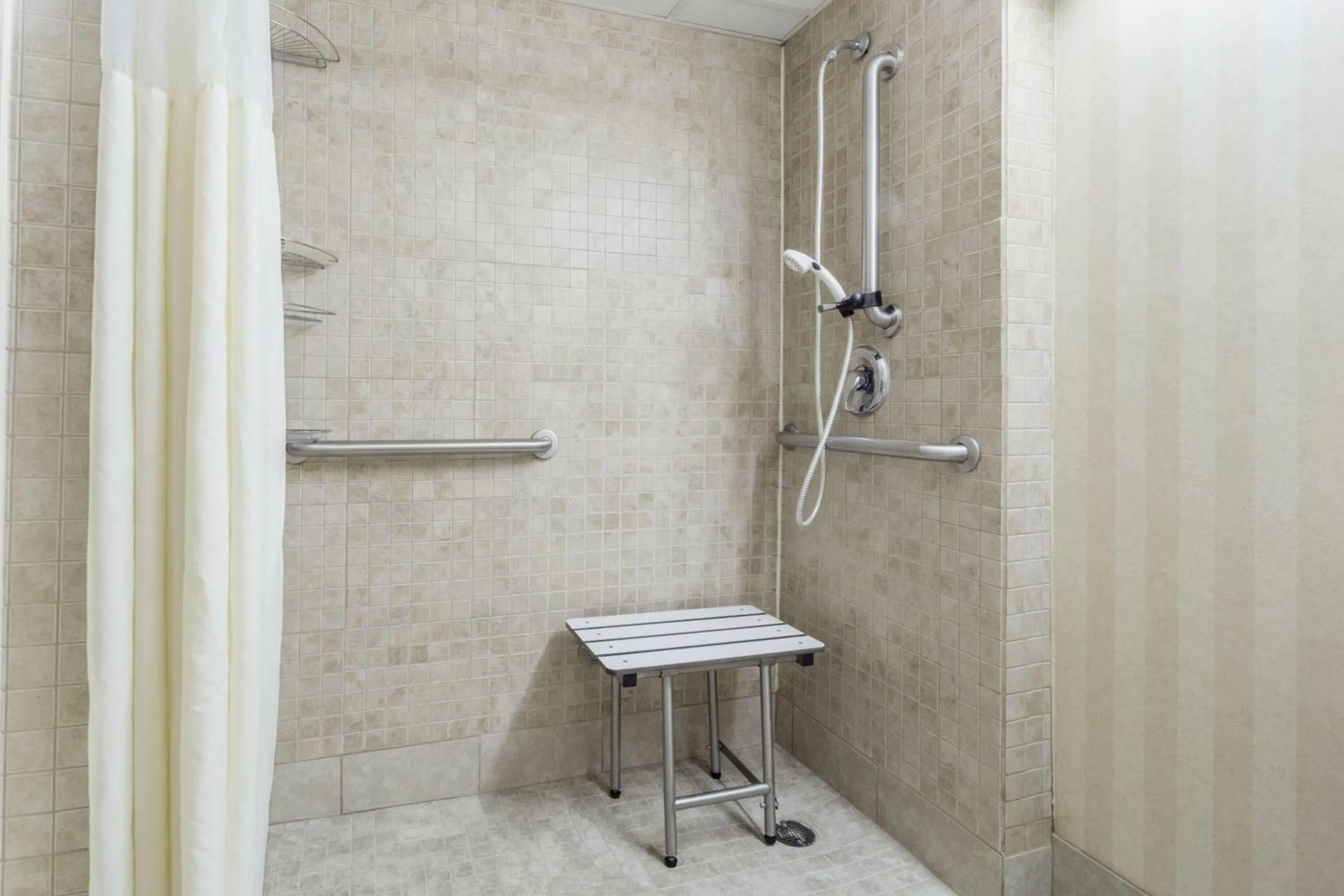 Shower in Days Inn by Wyndham Columbus East Airport