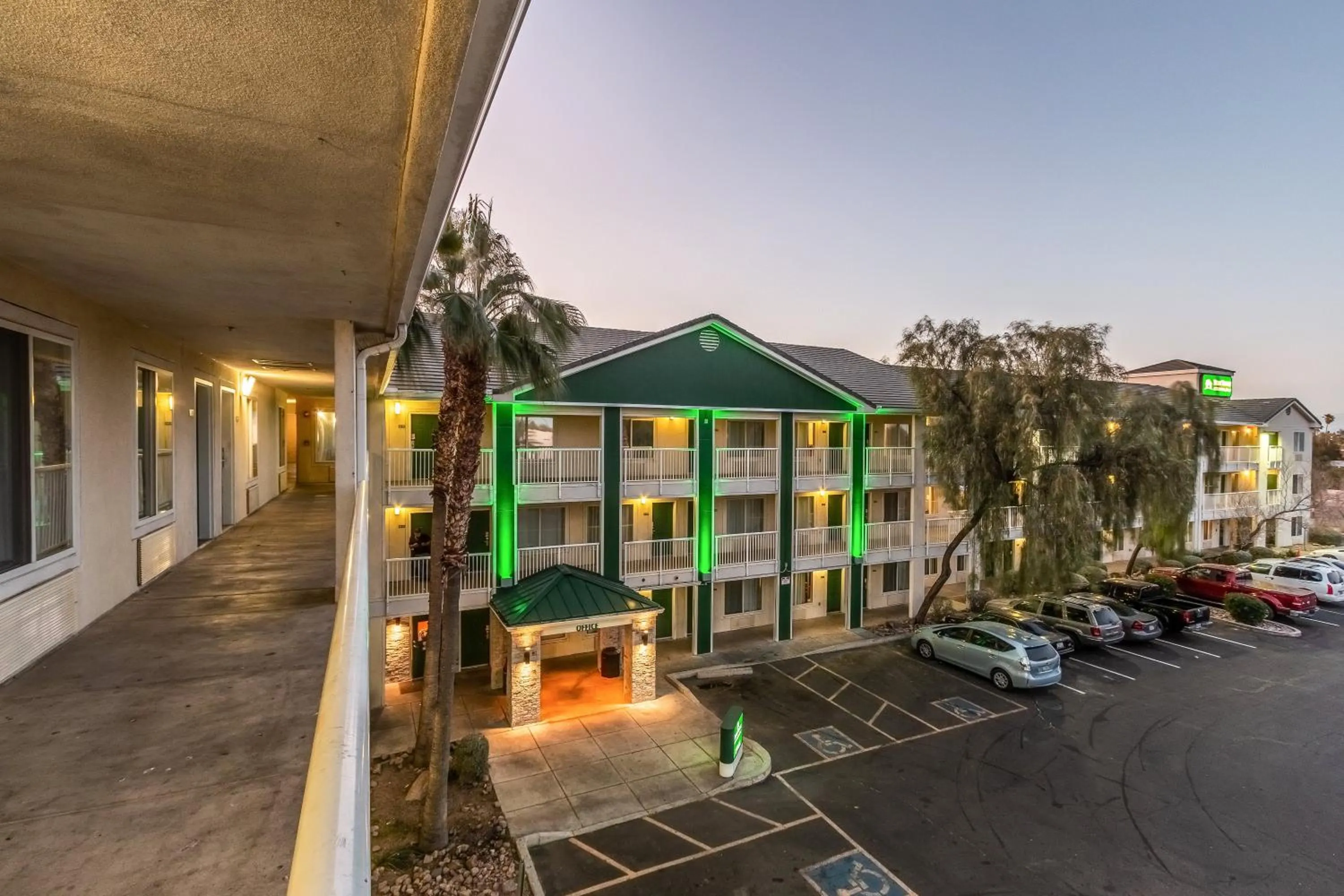 Property building in Studio 51 Extended Stay Hotel