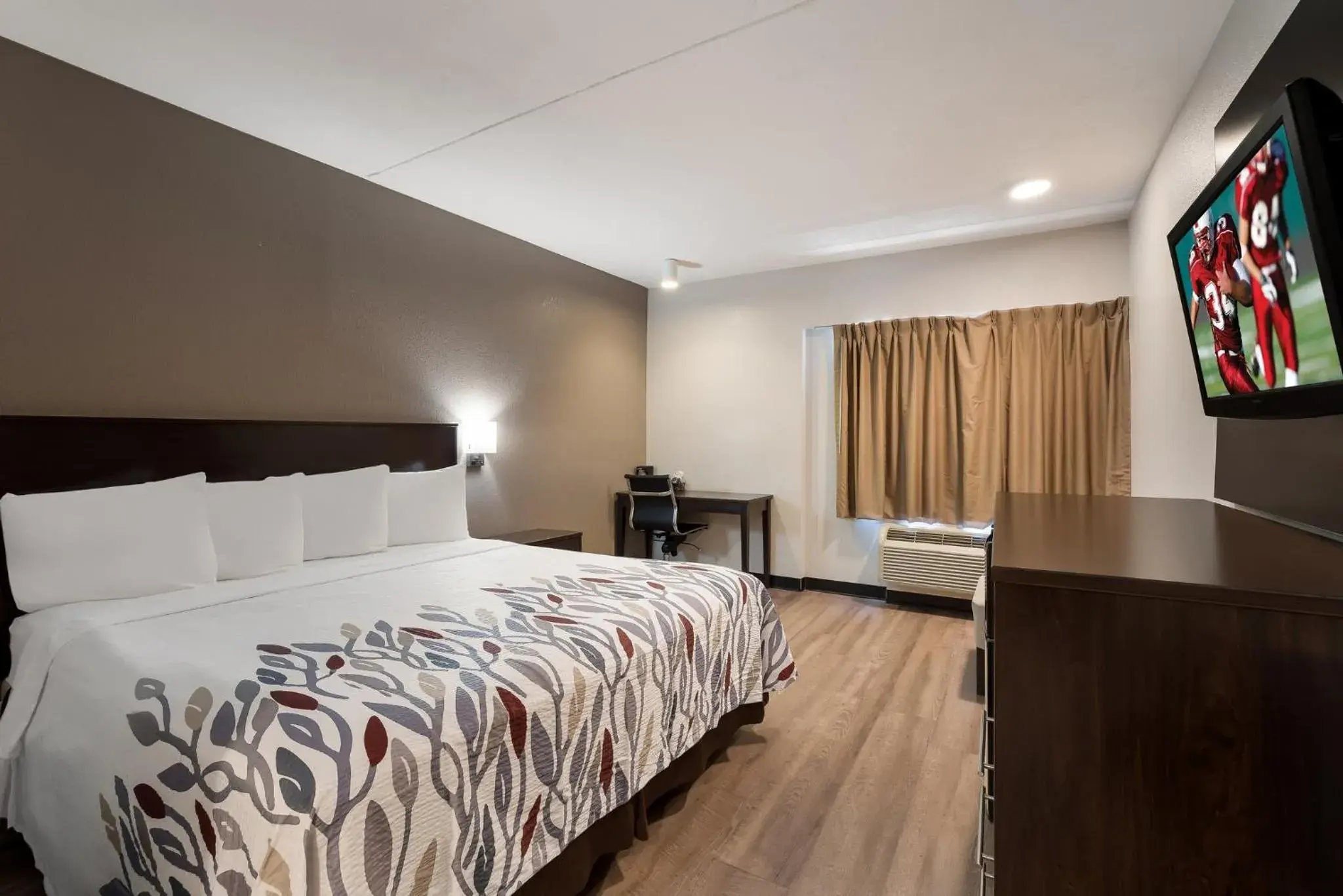 Superior King Room Disability Access Smoke Free in Red Roof Inn Tucson North - Marana Superior King Room Disability Access Smoke Free in Red Roof Inn Tucson North - Marana