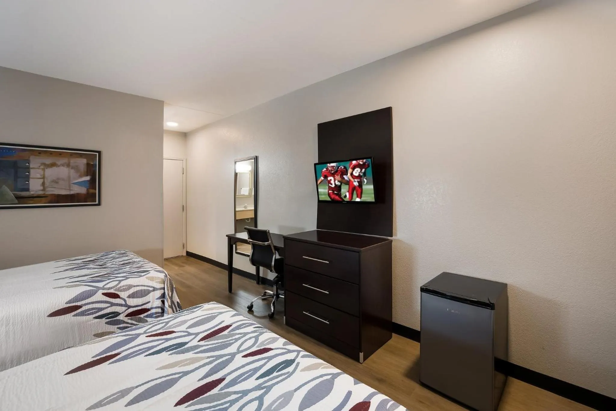 Photo of the whole room, Bed in Red Roof Inn Tucson North - Marana