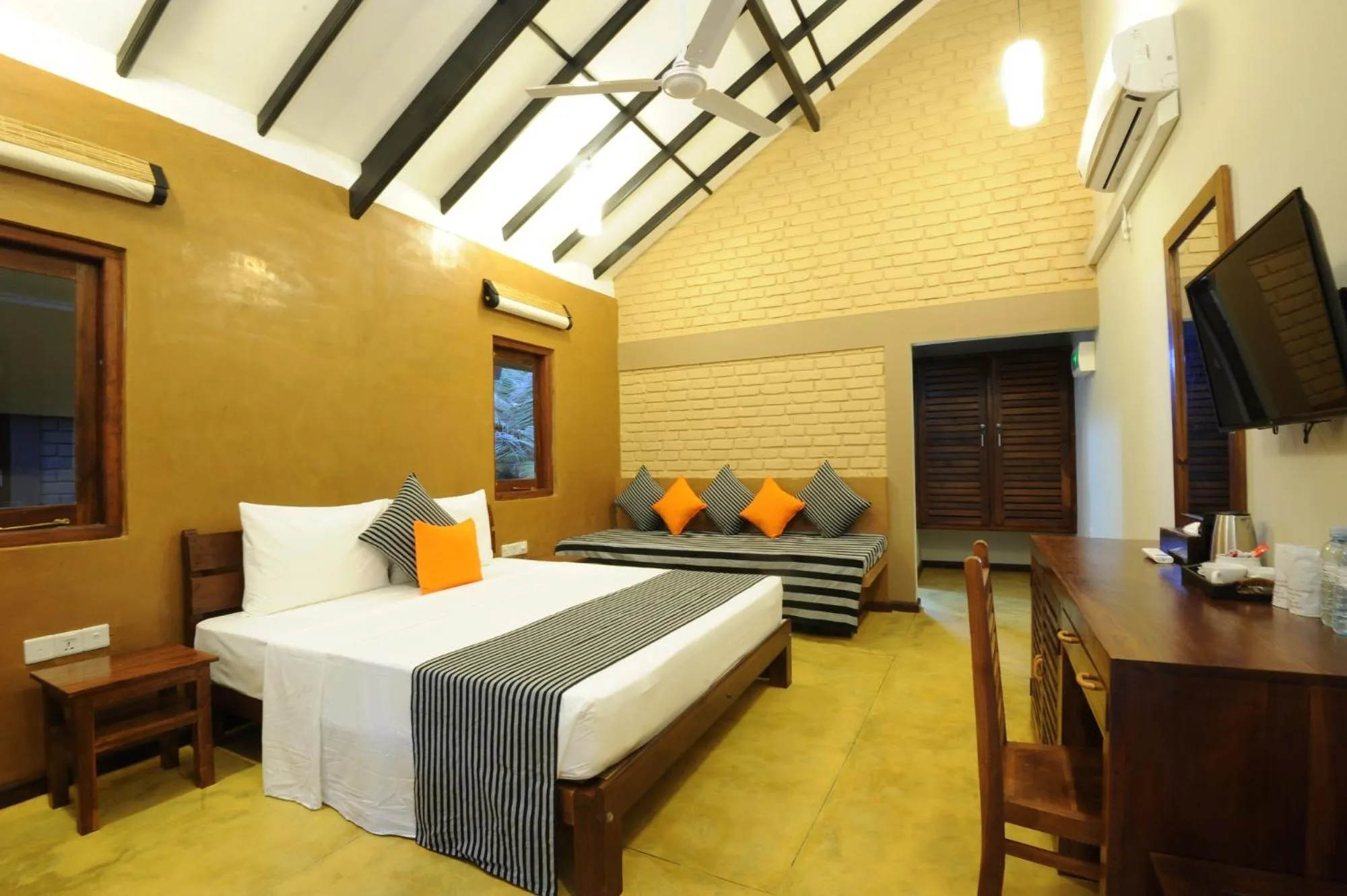 Photo of the whole room, Bed in Melheim Beach Kalpitiya