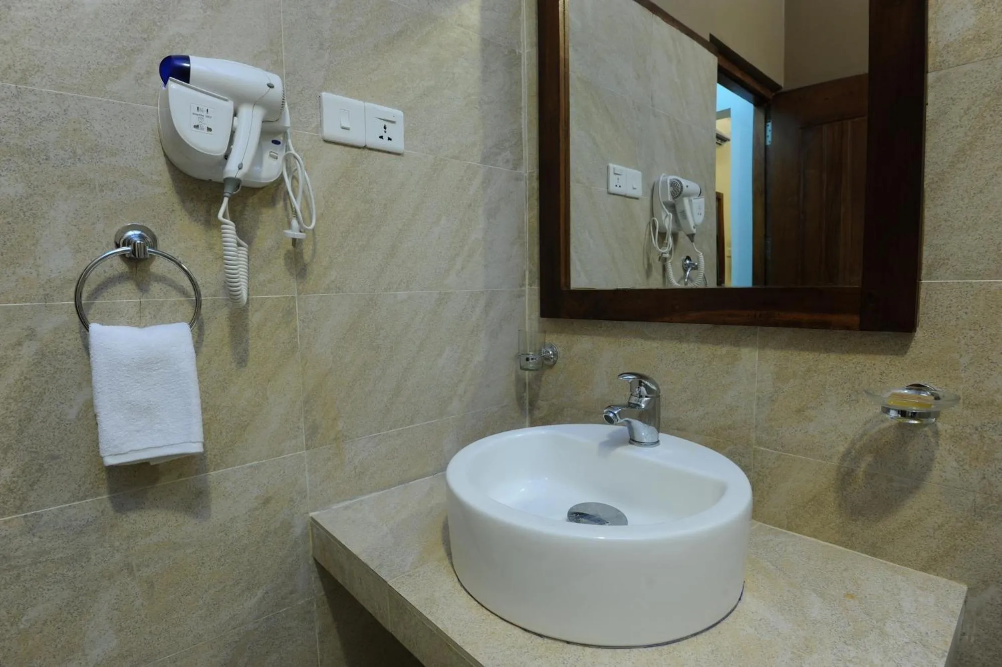 Bathroom in Melheim Beach Kalpitiya