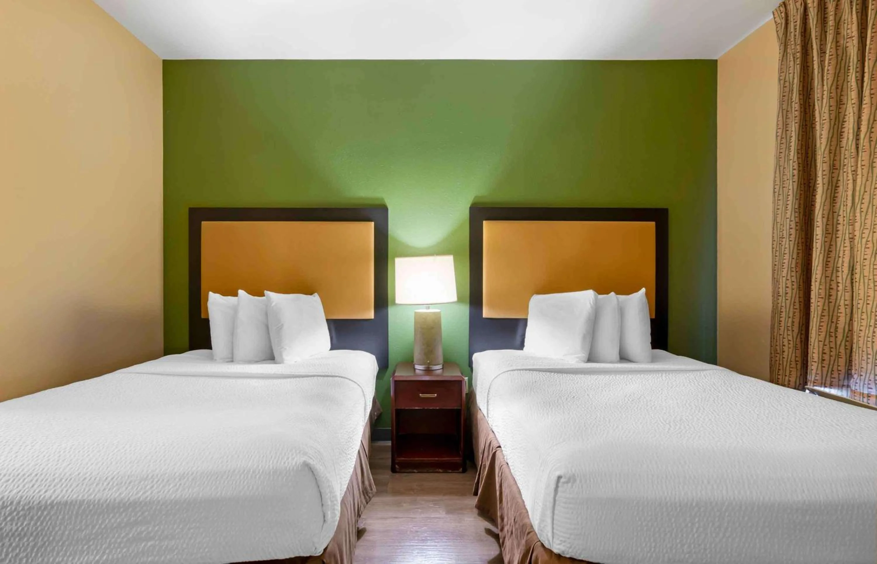 Bedroom, Bed in Extended Stay America Suites - Kansas City - Overland Park - Metcalf Ave