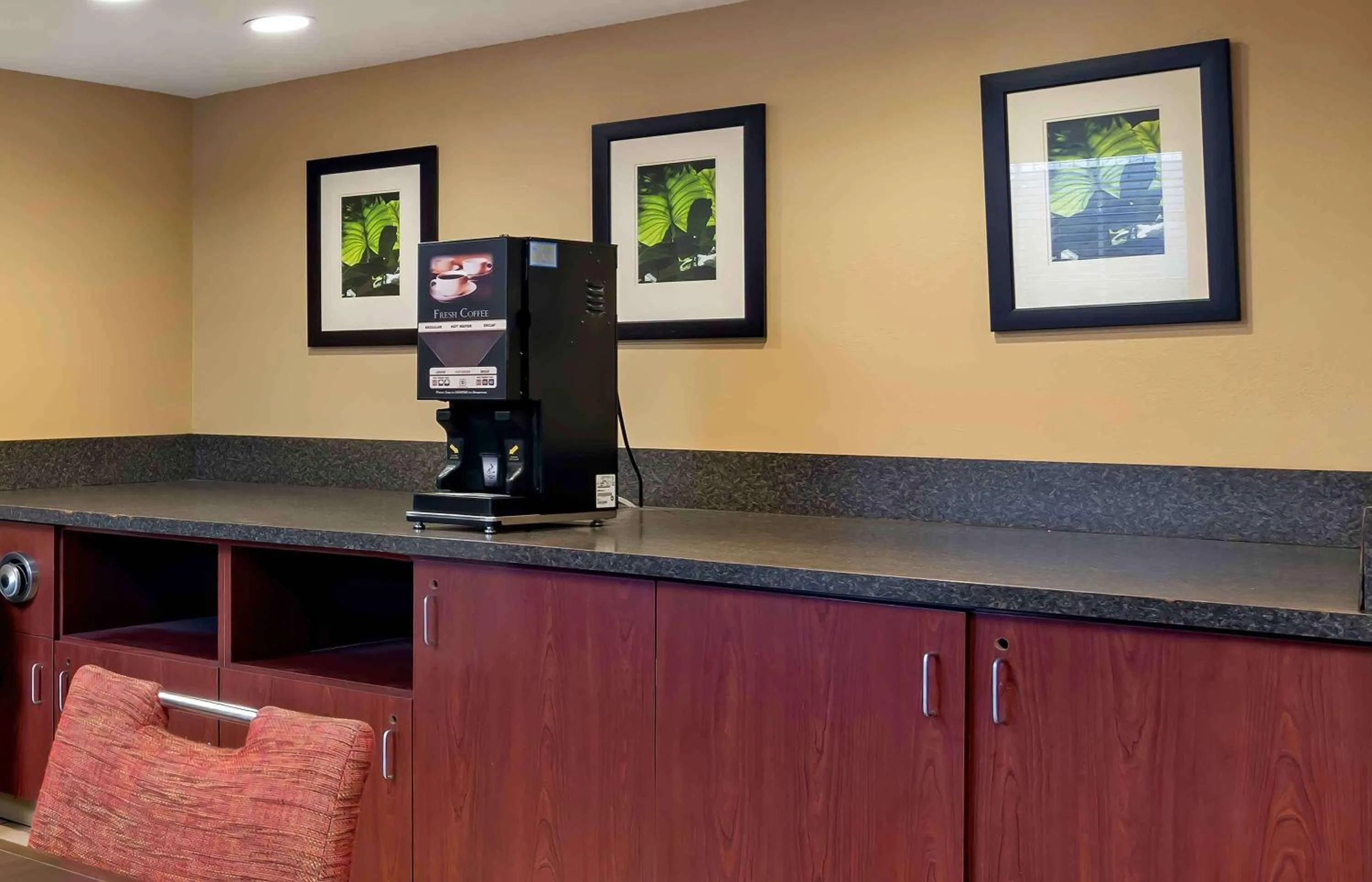 Breakfast in Extended Stay America Suites - Kansas City - Overland Park - Metcalf Ave