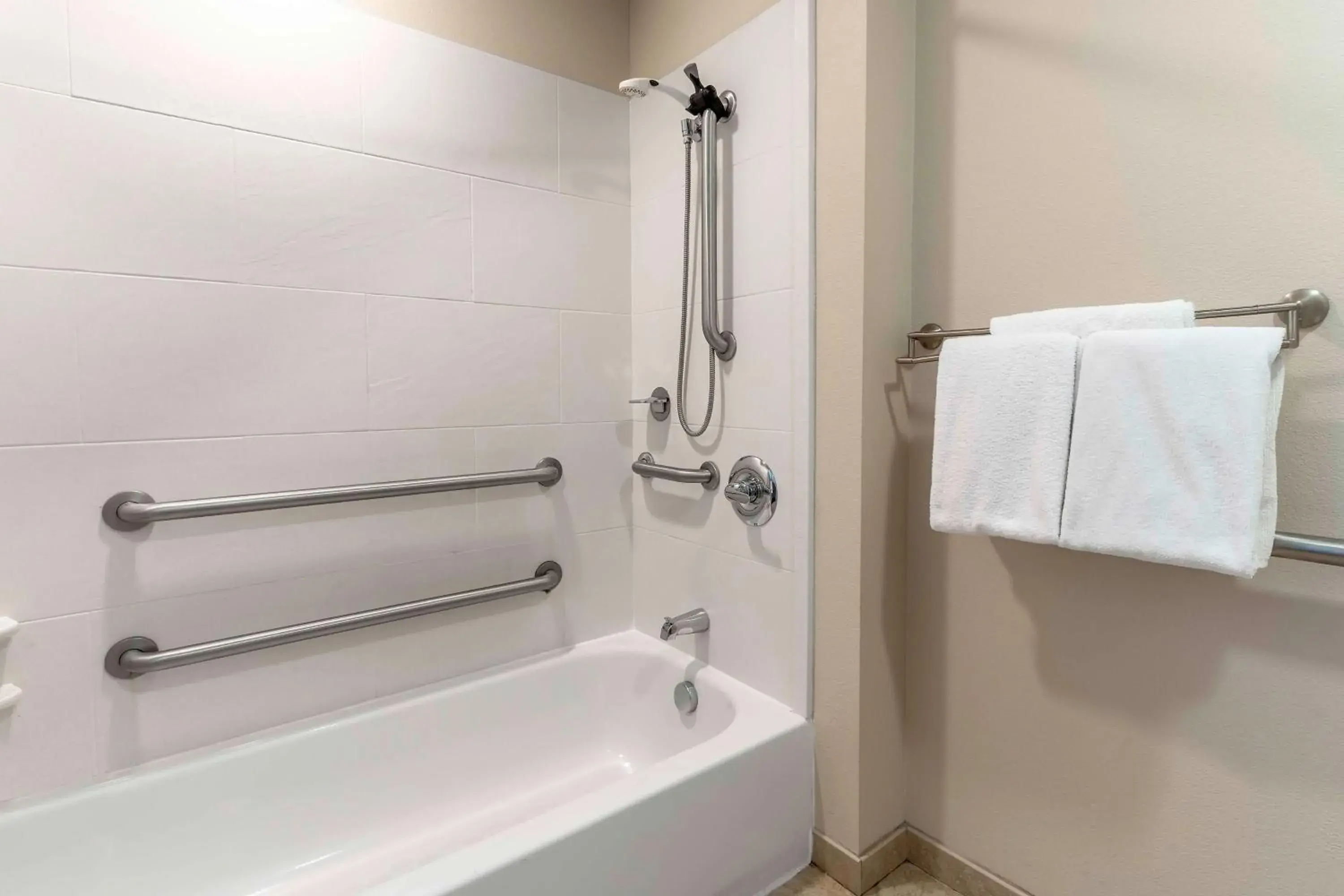 King Studio with Accessible Tub - Disability Access in Hyatt House Richmond - Short Pump King Studio with Accessible Tub - Disability Access in Hyatt House Richmond - Short Pump