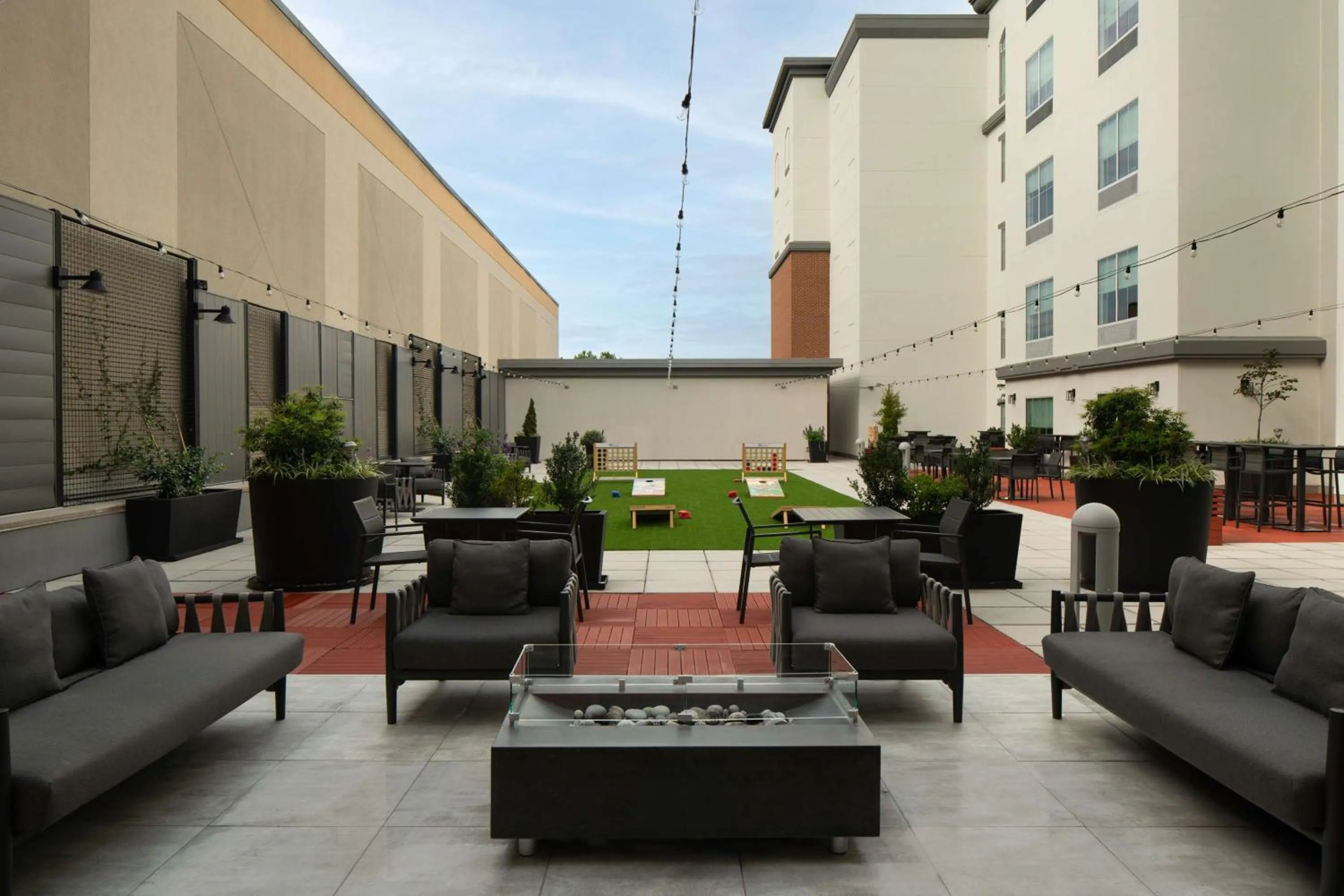 Patio in Hyatt House Richmond - Short Pump