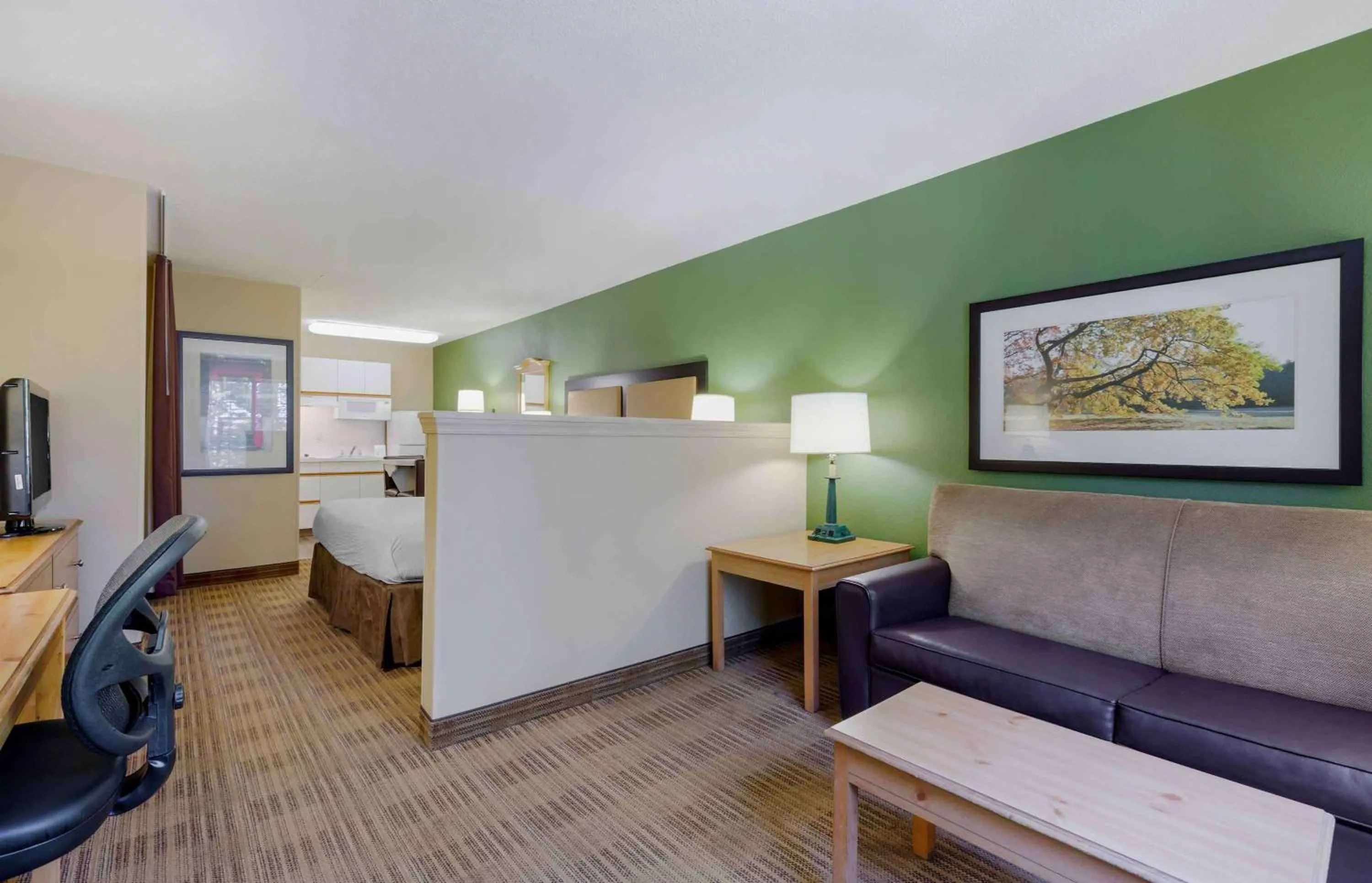 Bedroom in Extended Stay America Suites - Washington, DC - Fairfax - Fair Oaks