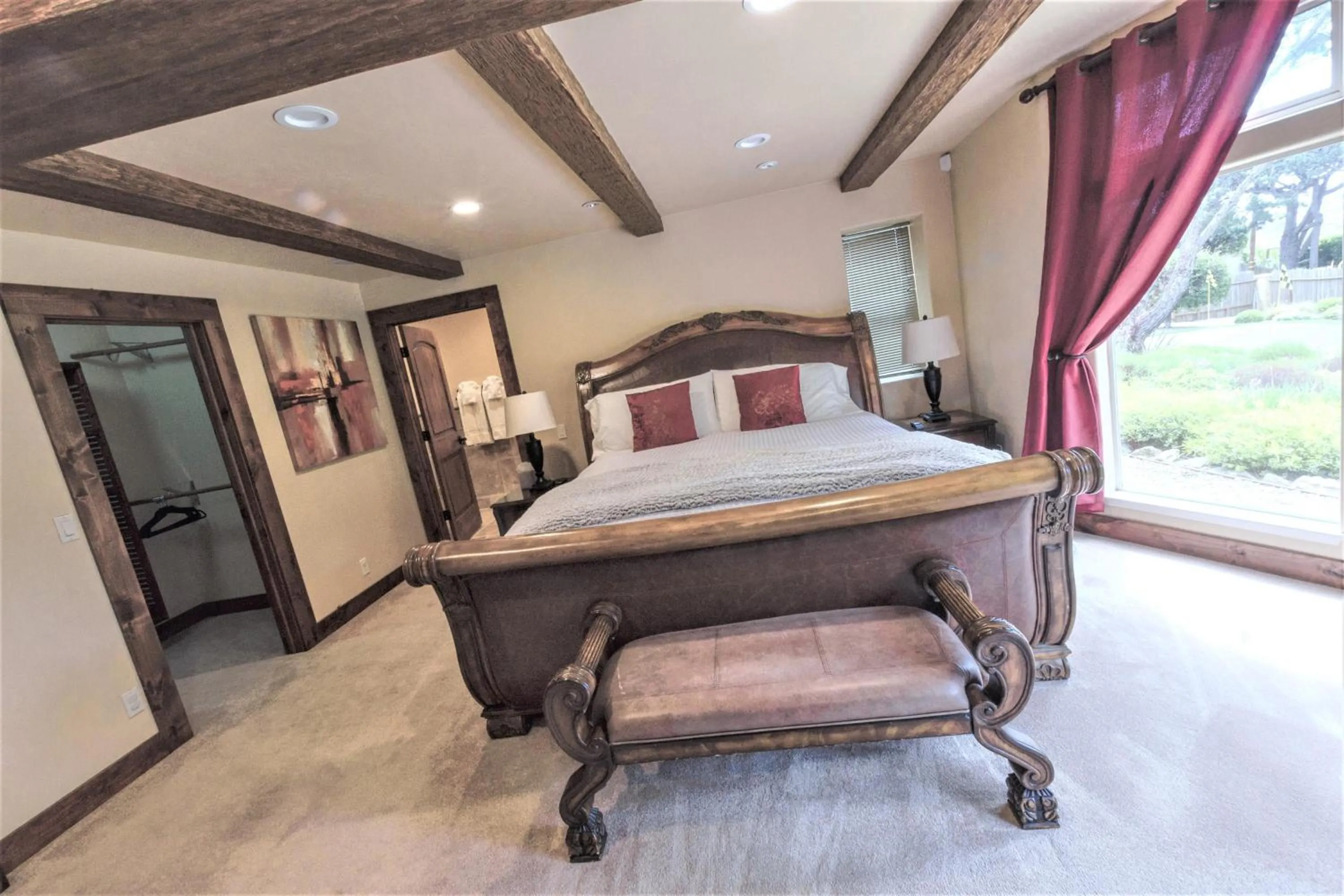 Bed in LX18: Golfer's Dream Retreat Estate