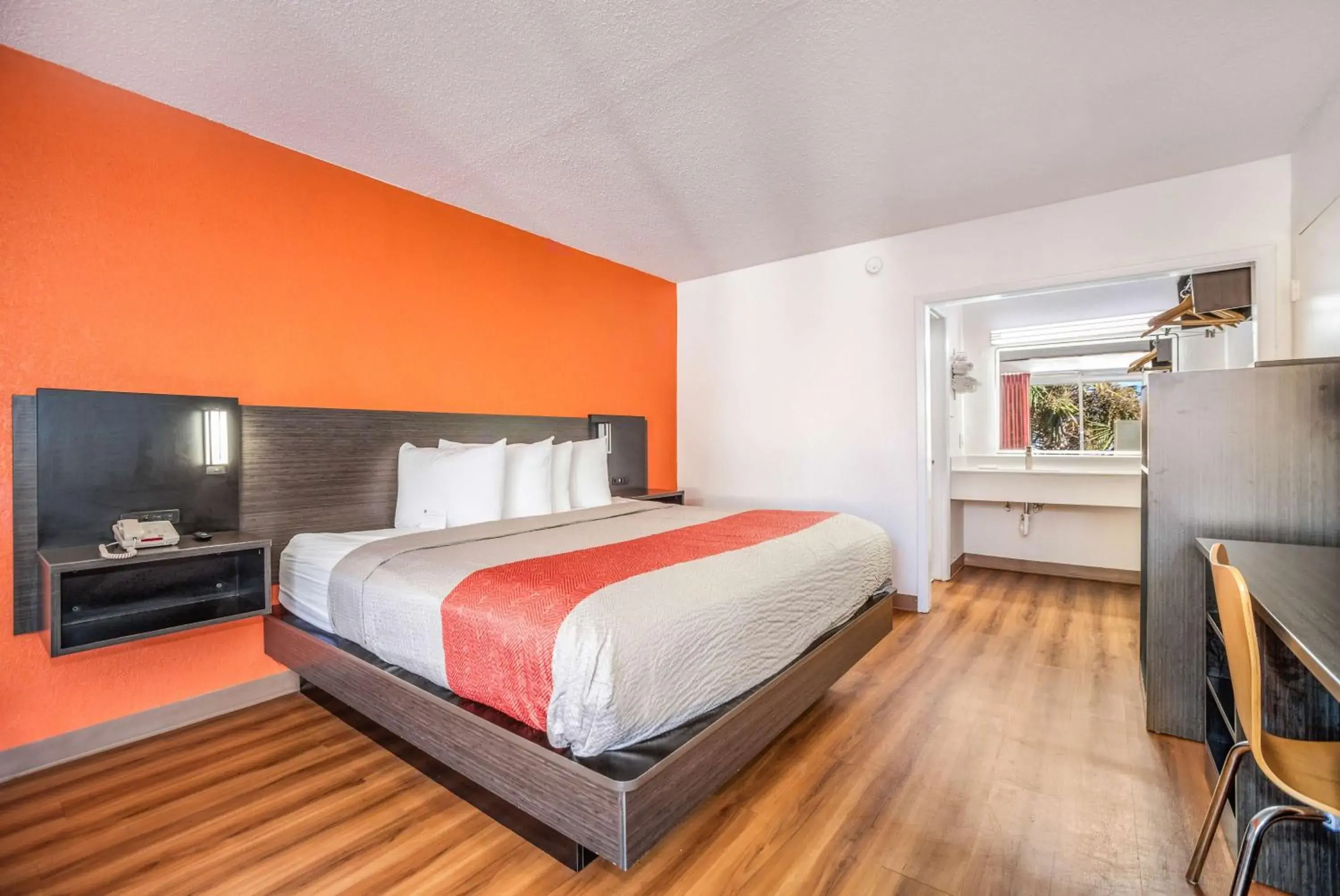 Deluxe Queen Room with Two Queen Beds - Smoking in Motel 6-Florence, SC Deluxe Queen Room with Two Queen Beds - Smoking in Motel 6-Florence, SC