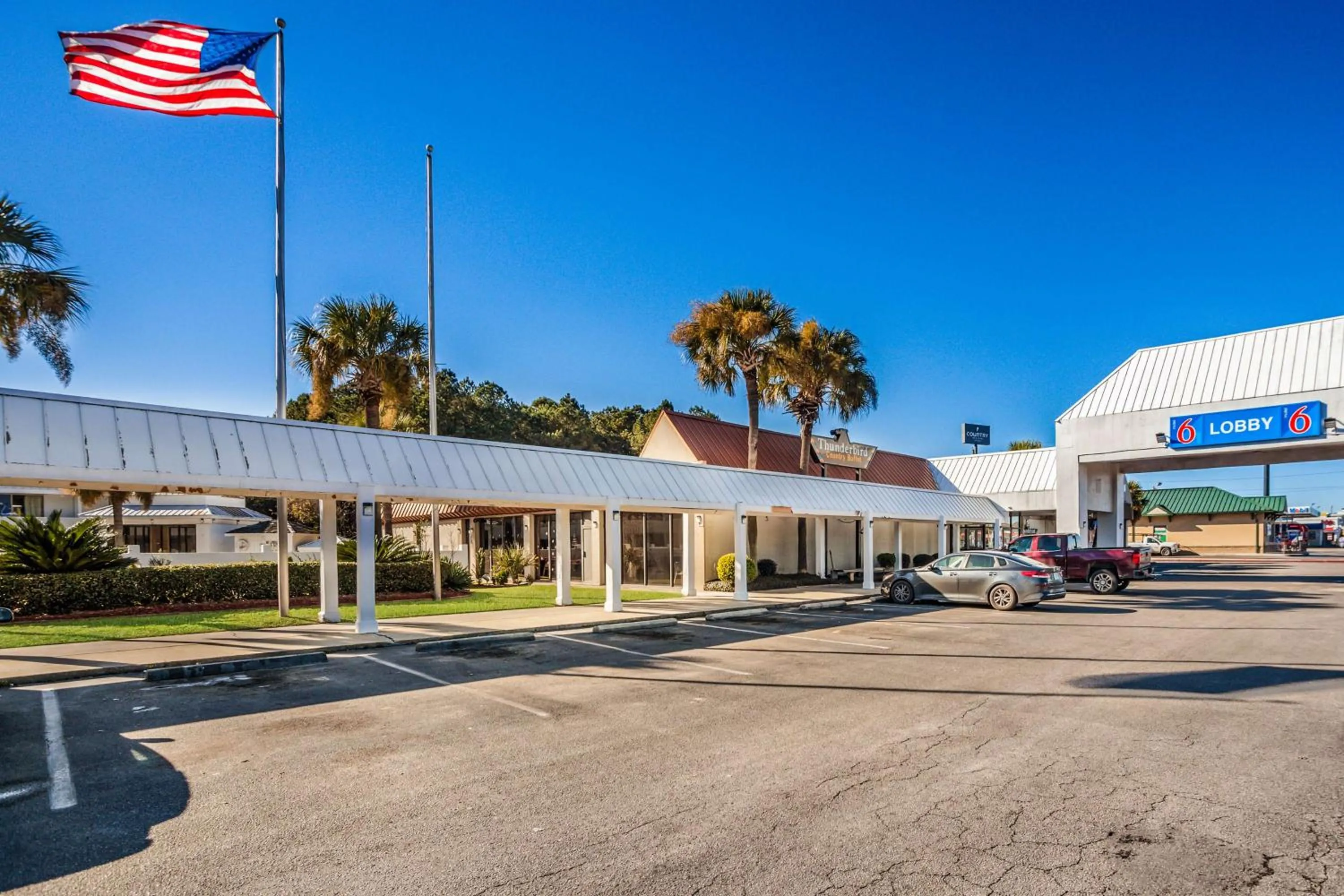 Property building in Motel 6-Florence, SC