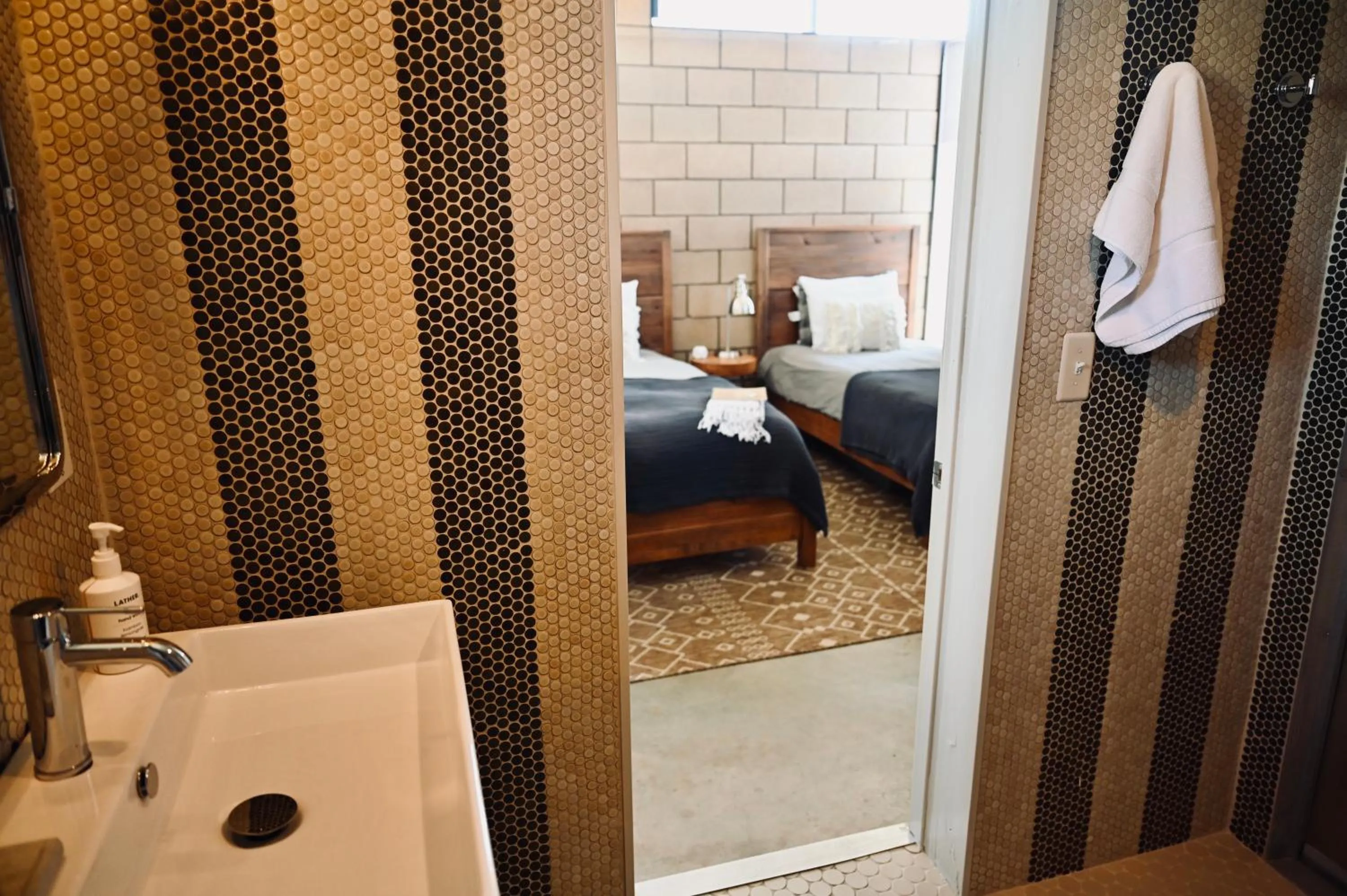 Shower, Bed in Miracle Manor Boutique Hotel & Spa