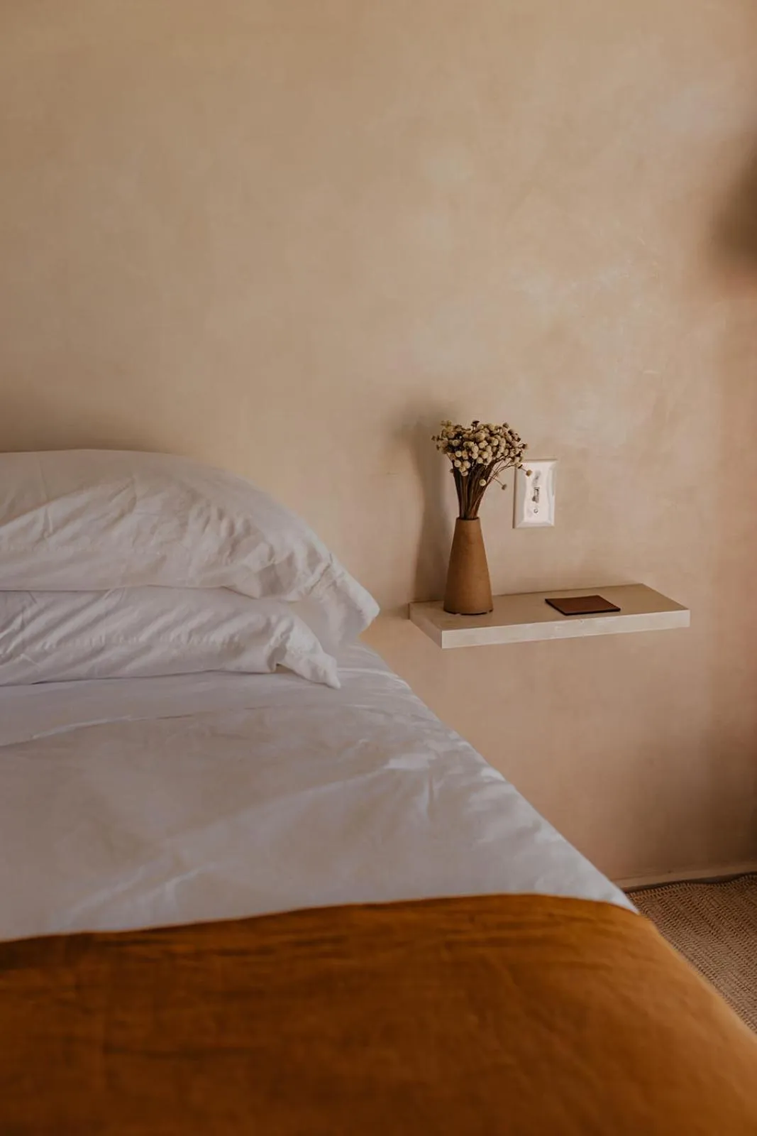 Bed in Miracle Manor Boutique Hotel & Spa