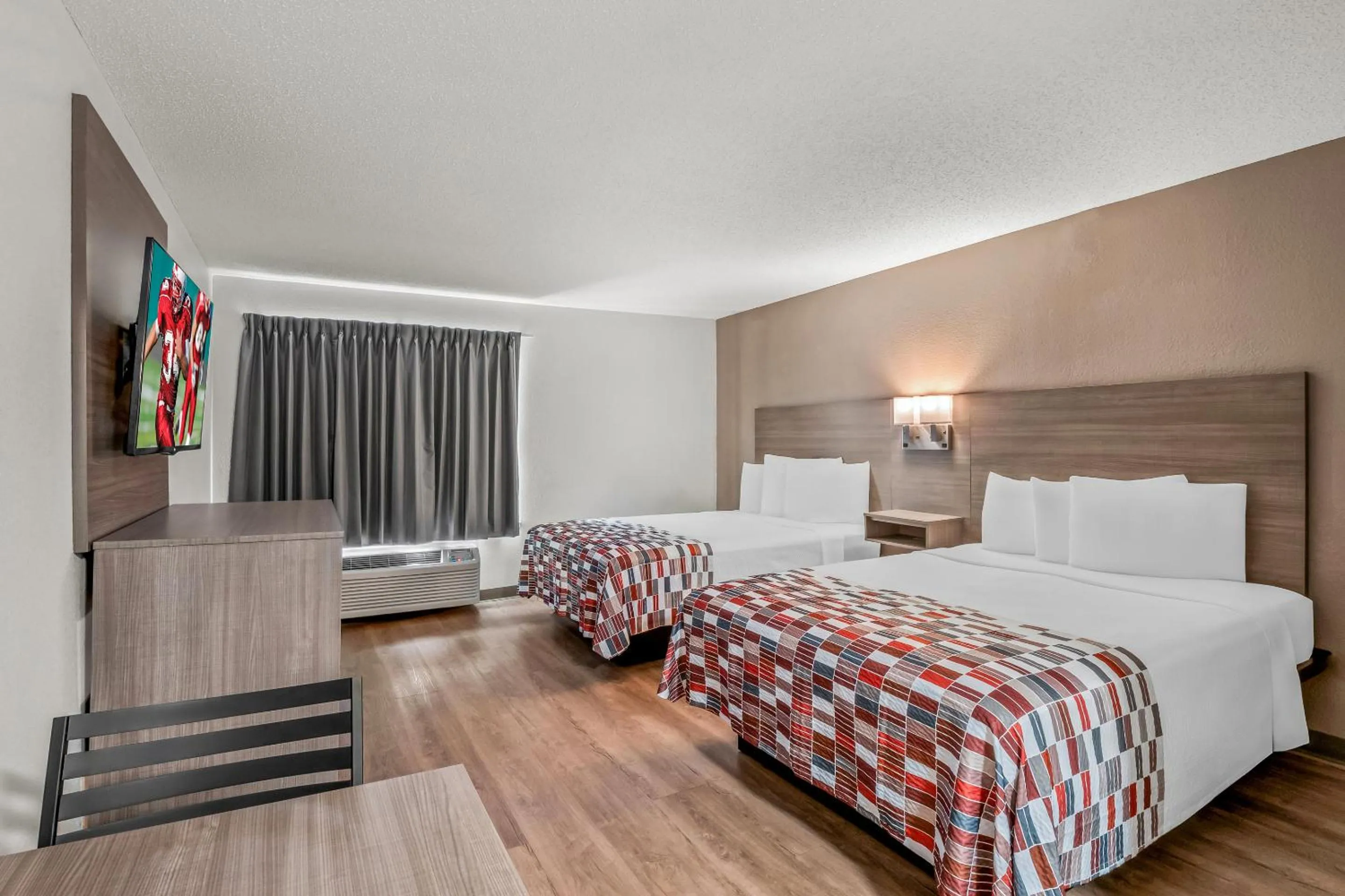 Bedroom, Bed in Red Roof Inn Southfield