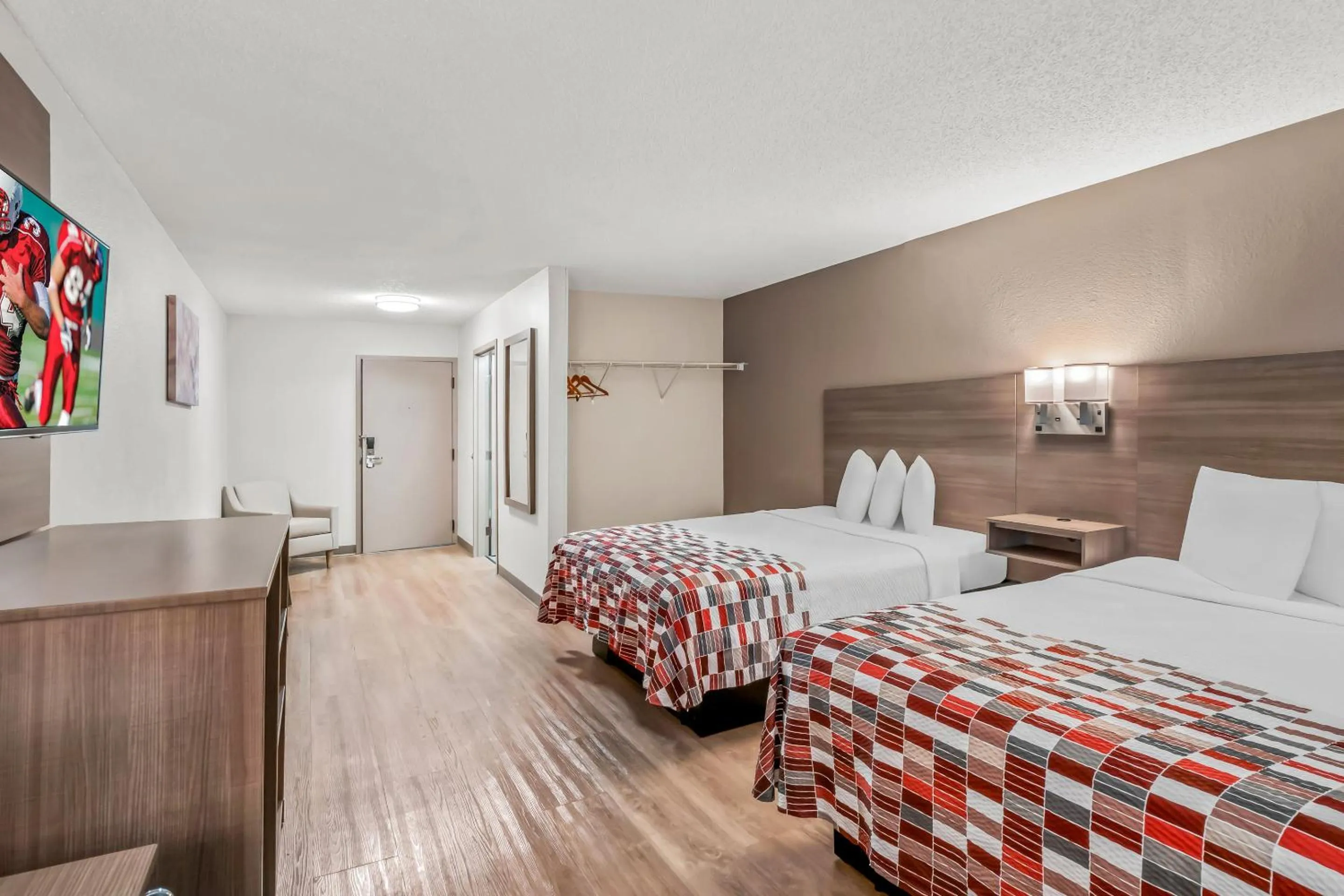 Bedroom, Bed in Red Roof Inn Southfield