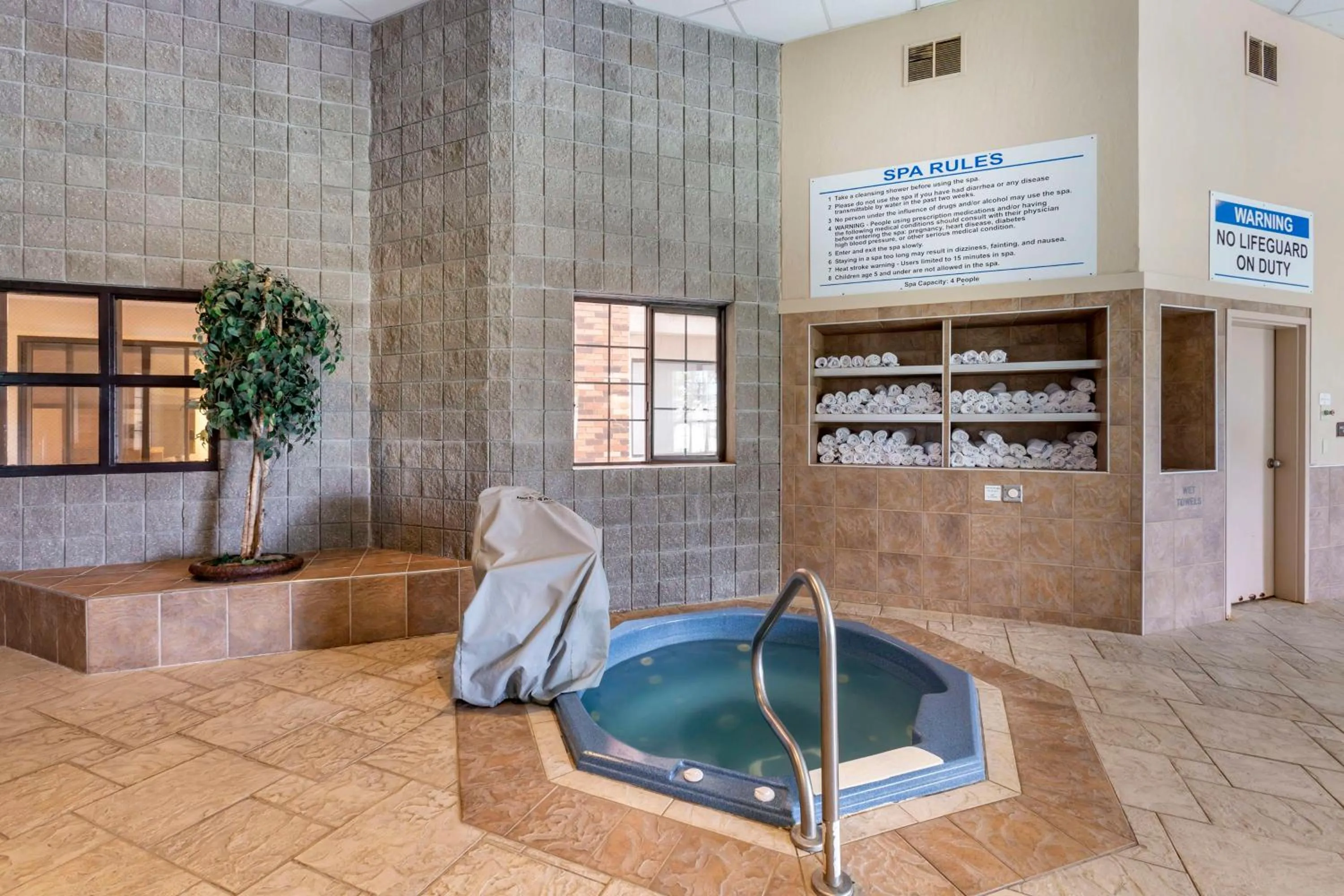 Pool view in Best Western Plus Butte Plaza Inn