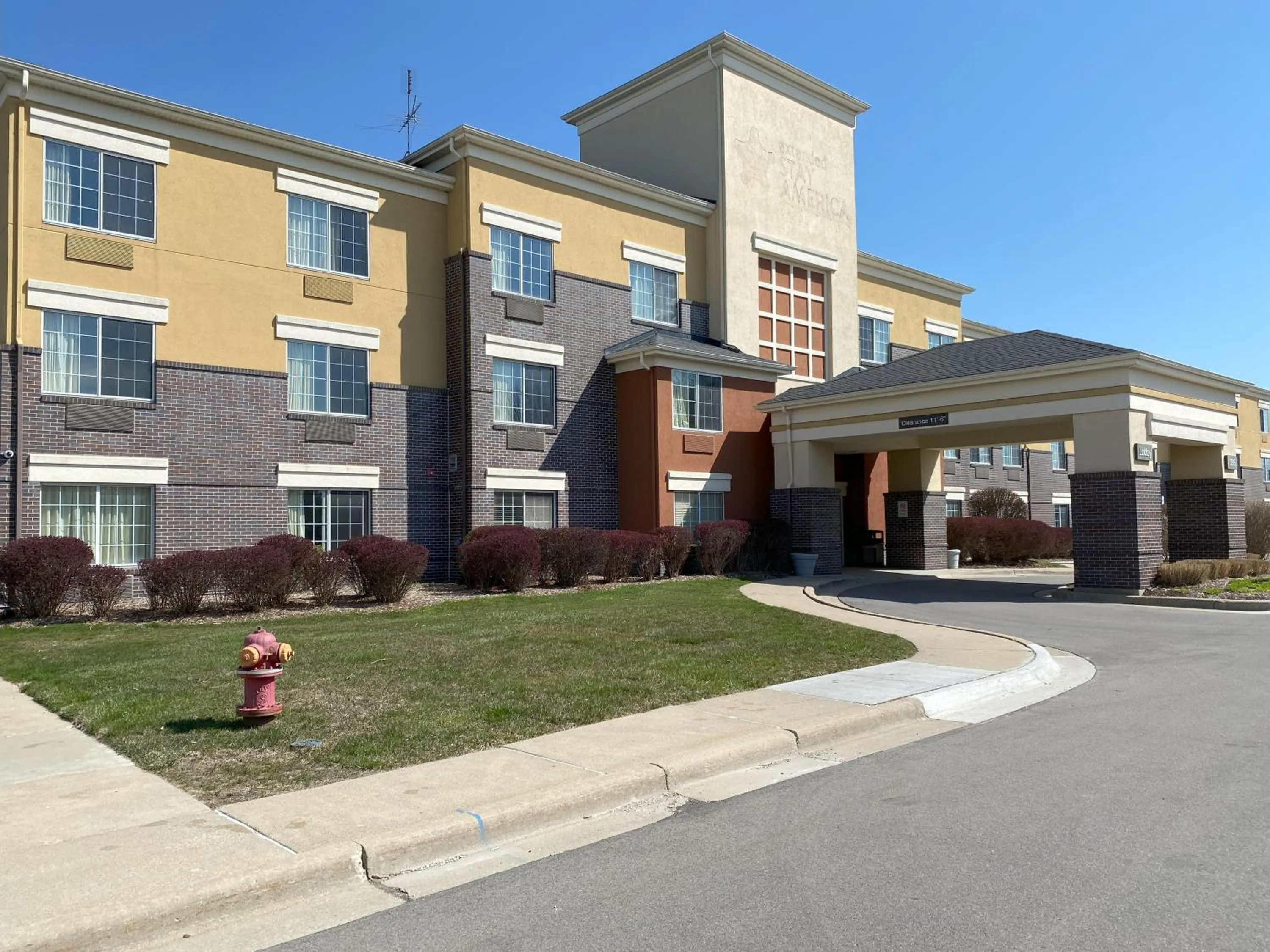 Property building in Auburn Hills Extended Stay Inn