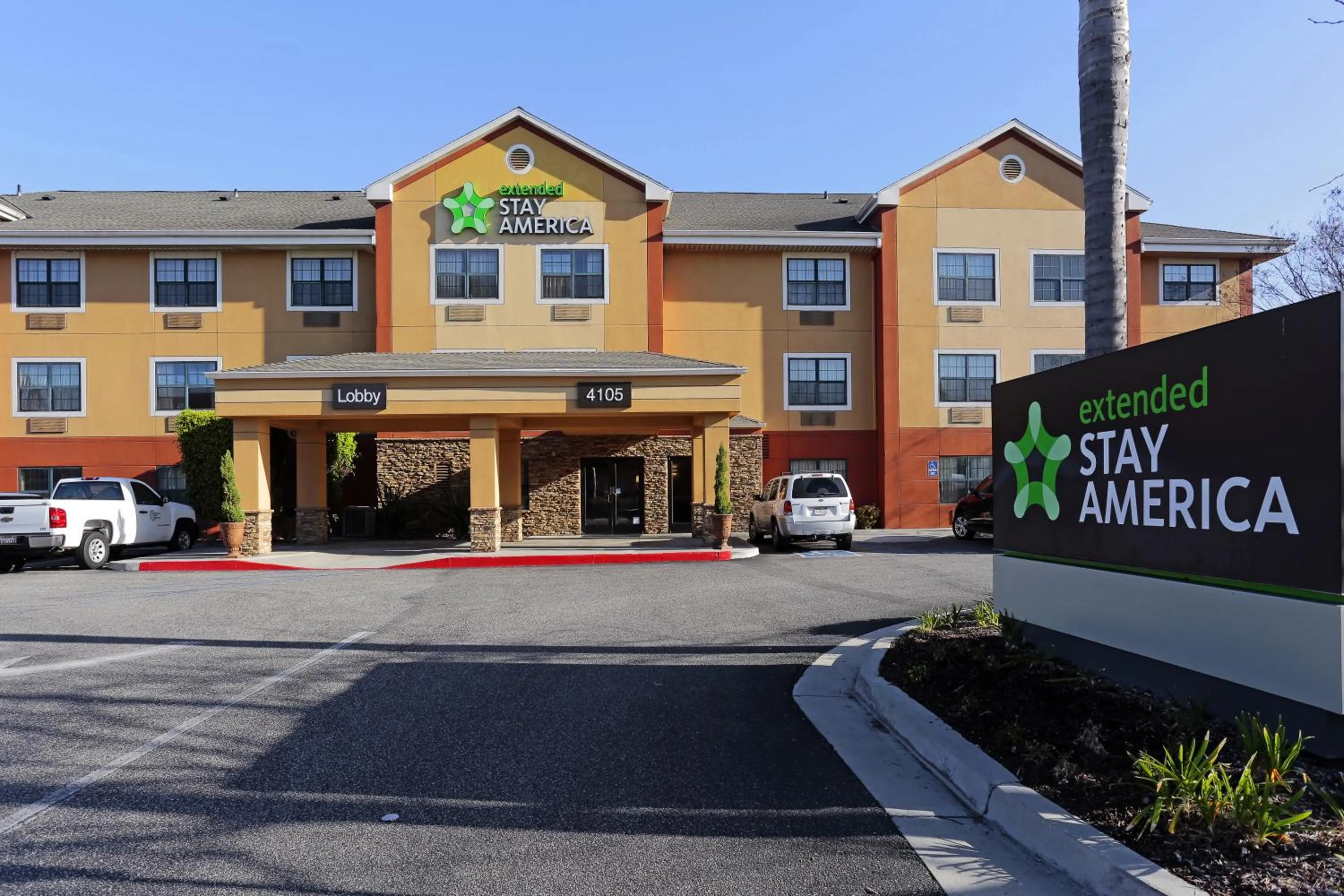 Property building in Extended Stay America Suites - Los Angeles - Long Beach Airport