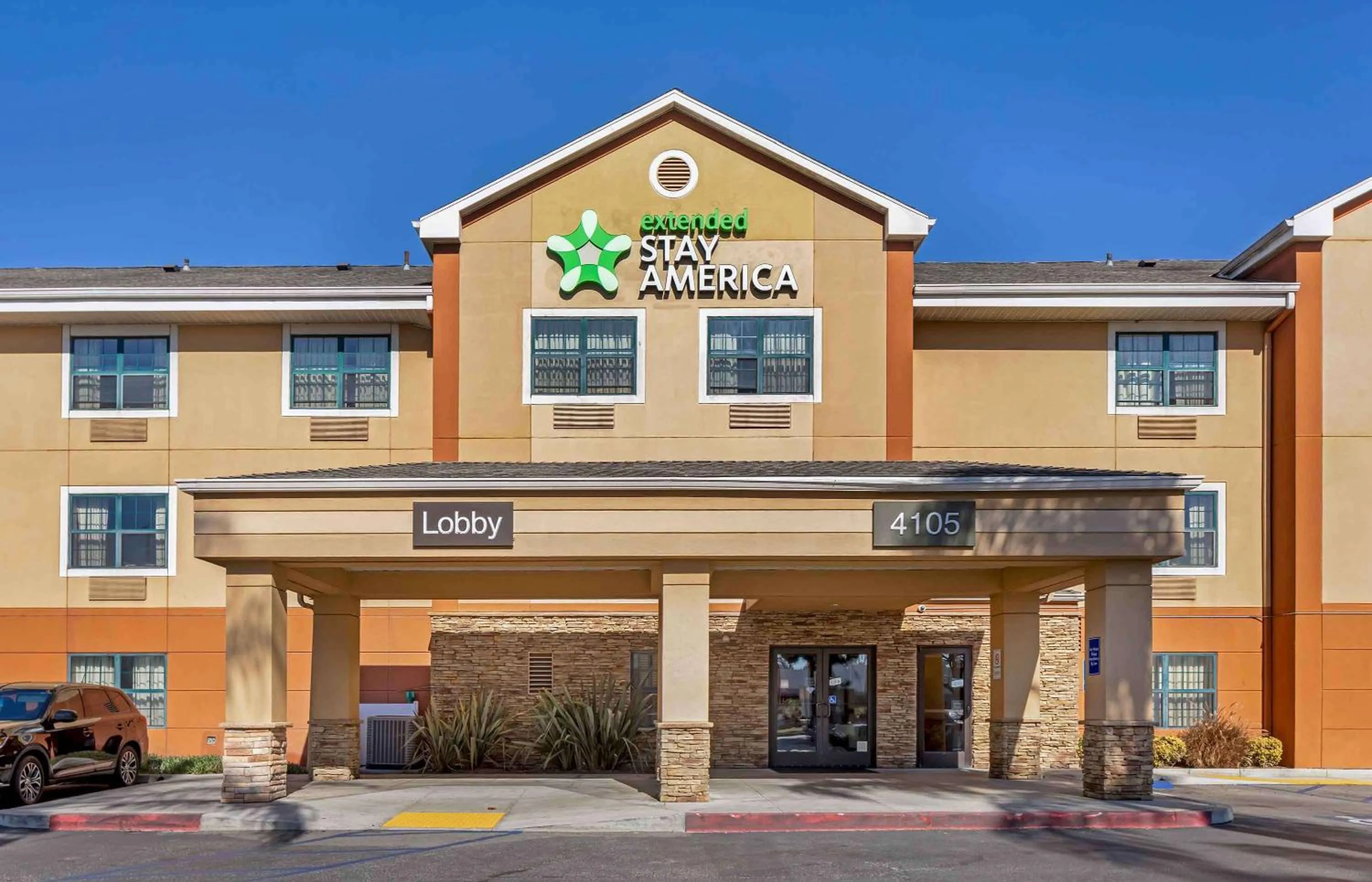 Property building in Extended Stay America Suites - Los Angeles - Long Beach Airport