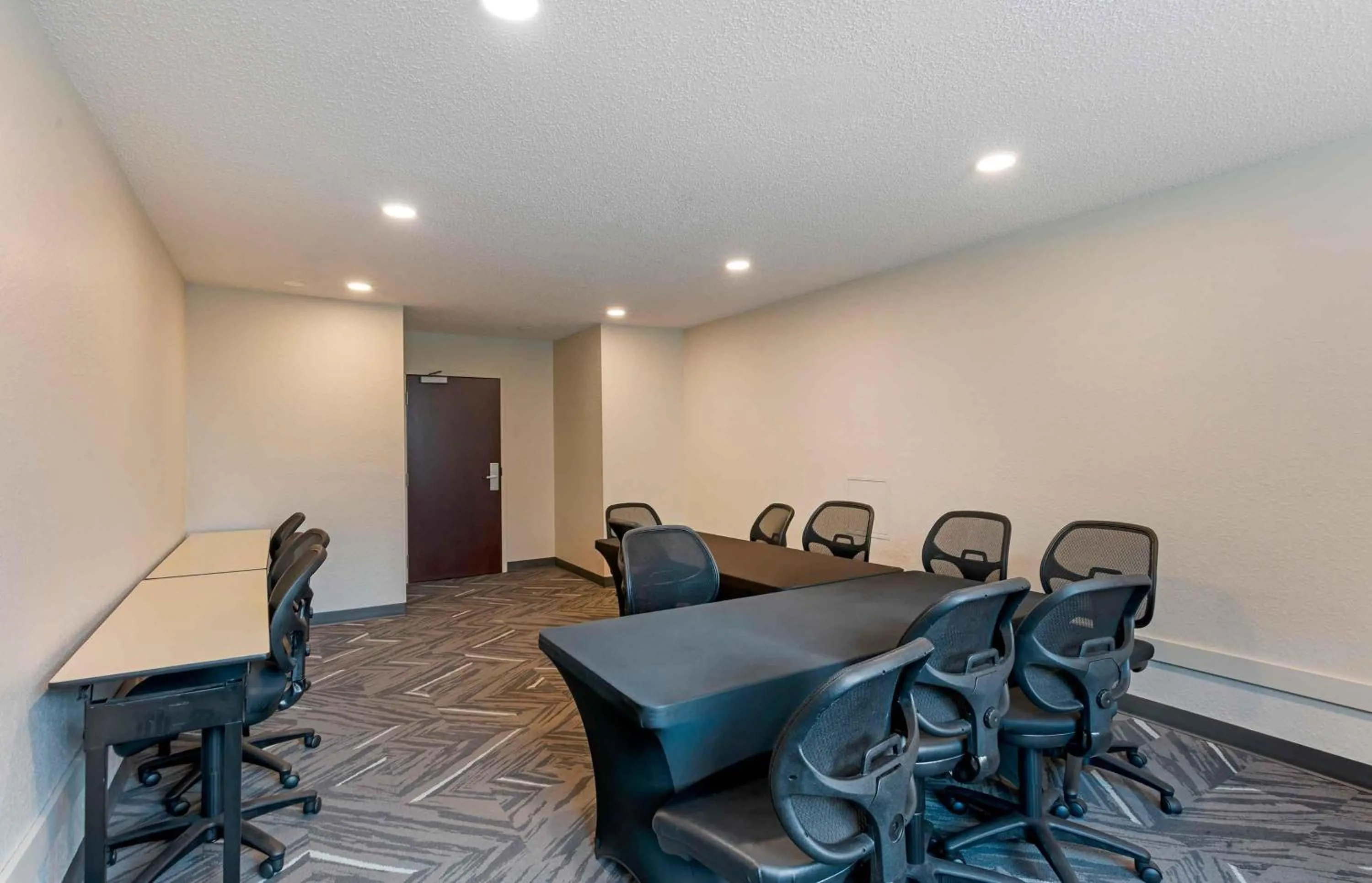 Meeting/conference room in Extended Stay America Suites - Orange County - Cypress