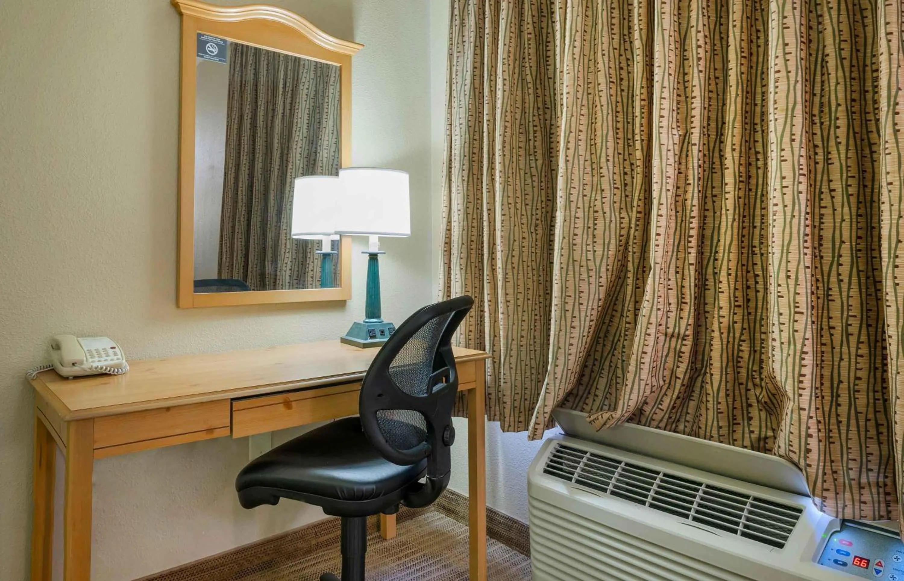 Bedroom in Extended Stay America Suites - Orange County - Cypress