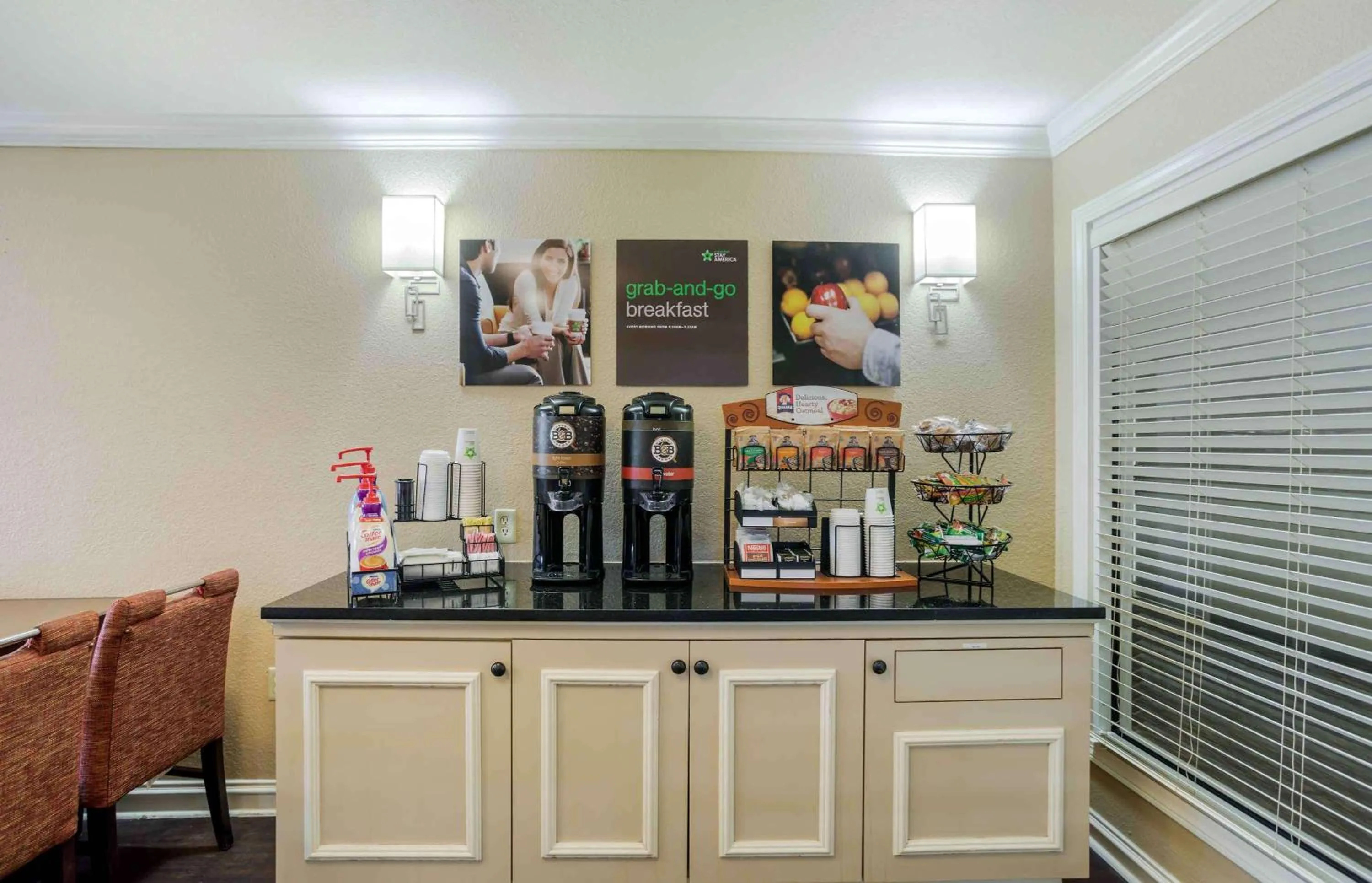 Breakfast in Extended Stay America Suites - Memphis - Germantown