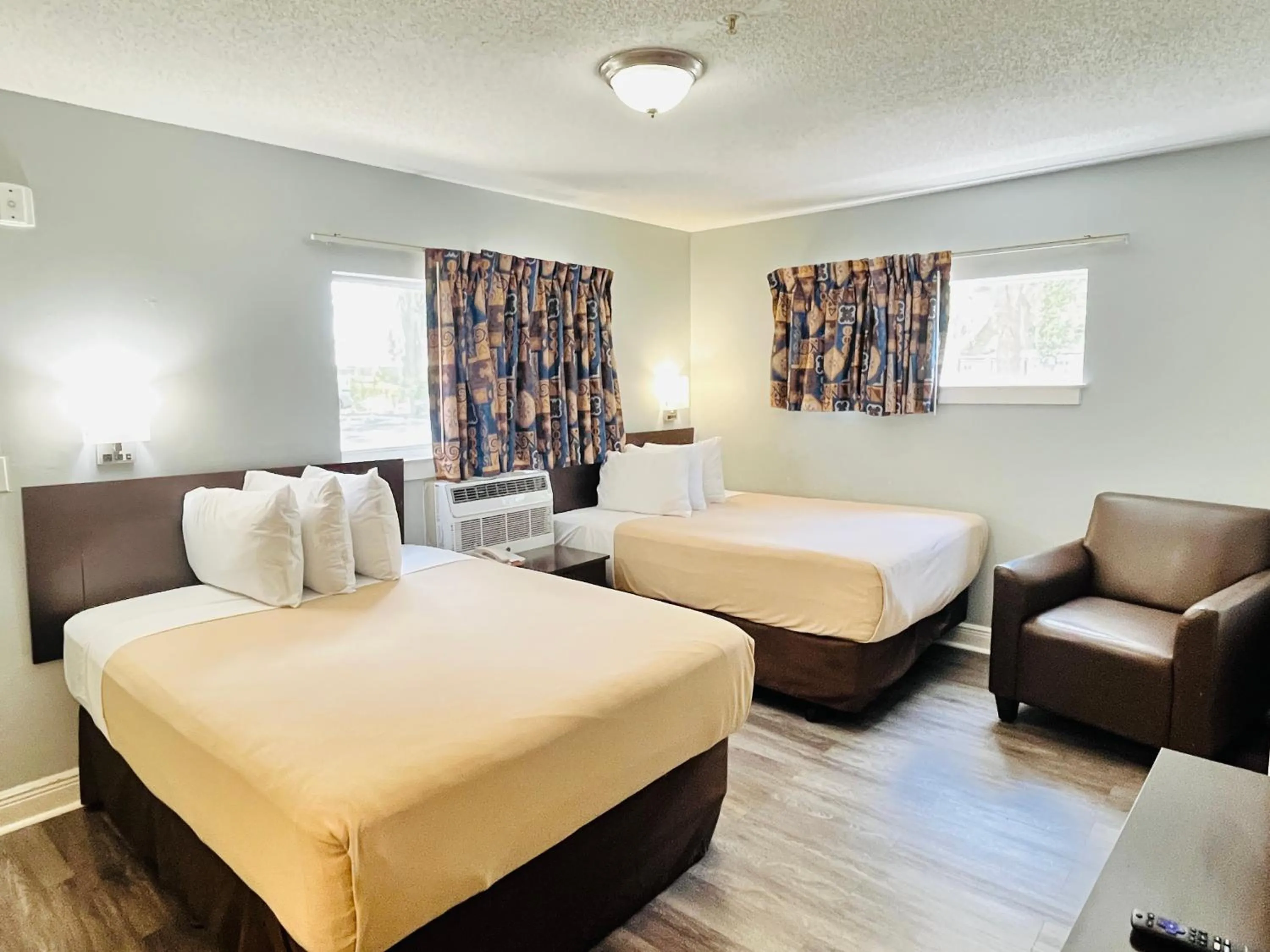 Bed in Tampa Bay Extended Stay - Airport