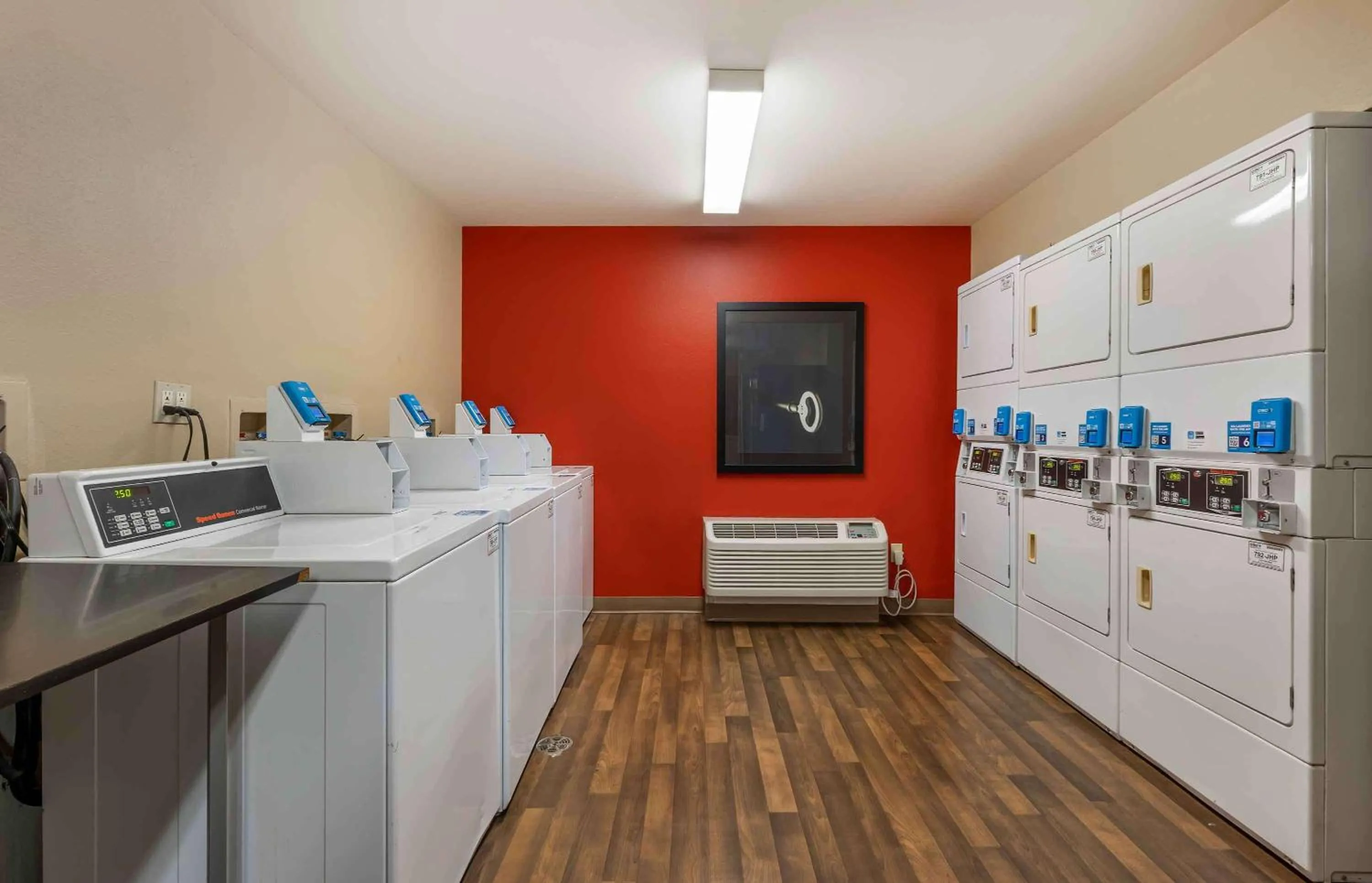 Property building in Extended Stay America Suites - Chicago - Midway